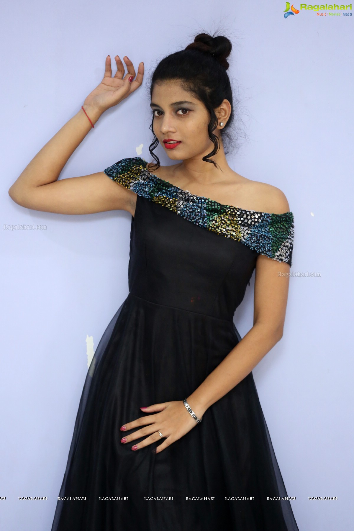 Bindu Barbie at Seenugadi Prema Audio