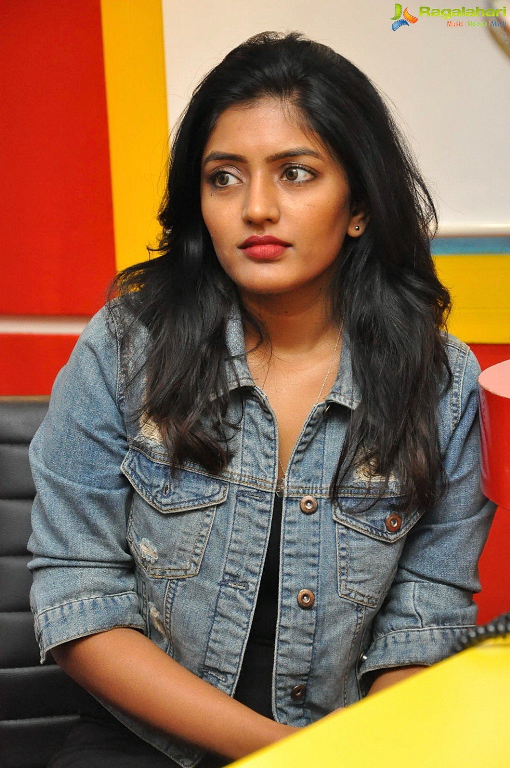 Eesha Rebba at Radio Mirchi