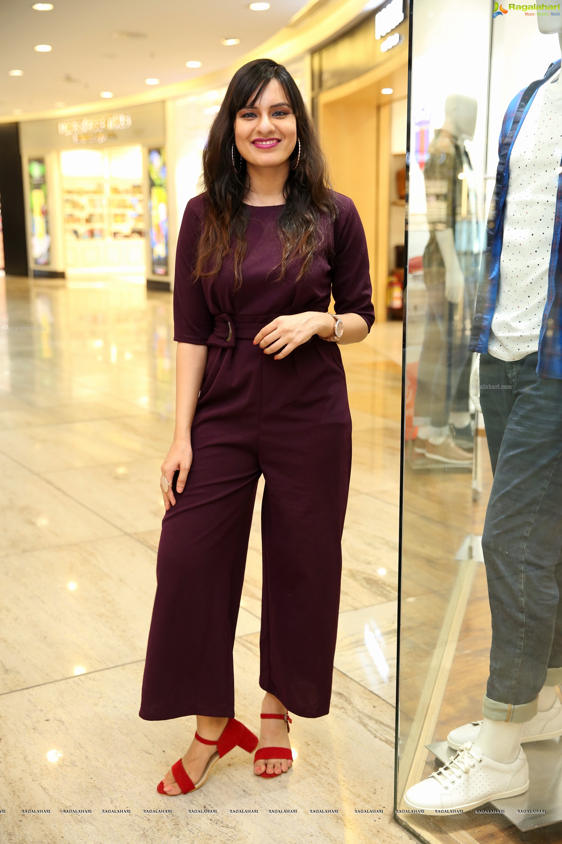 Karnica Karda @ Millie's Cookies Outlet Launch - HD Gallery