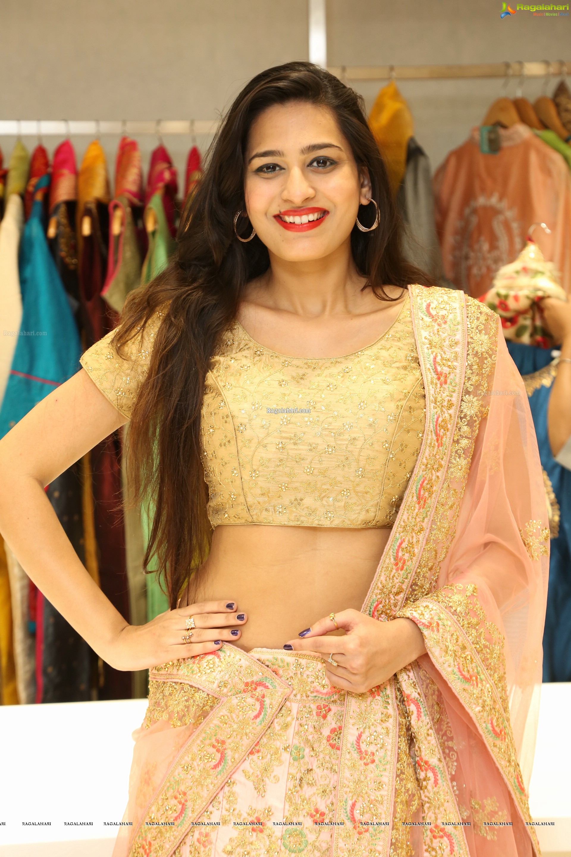 Swetha Jadhav @ Narsingh Cloth Emporium New Showroom Launch - HD Gallery