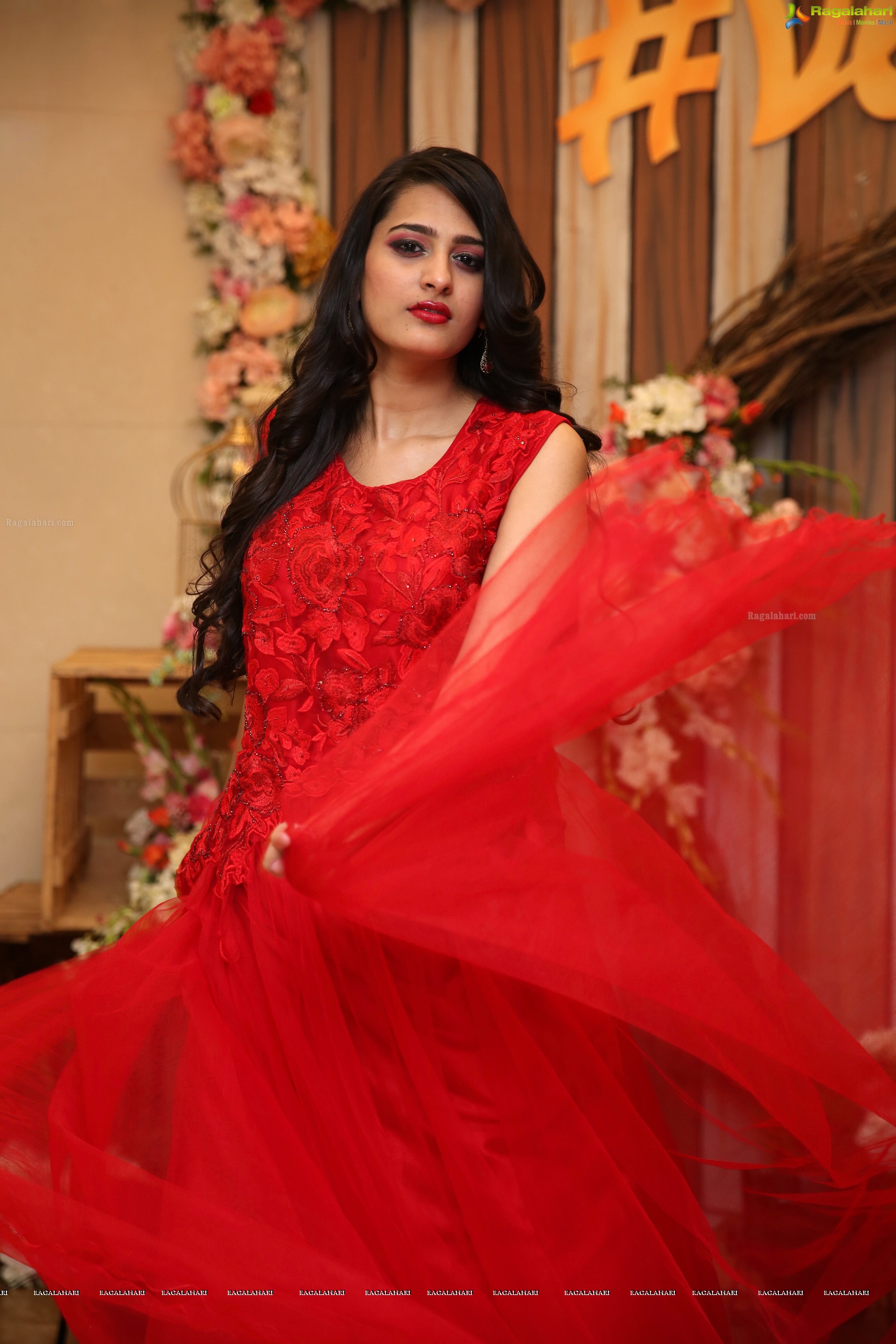 Swetha Jadhav @ Sutraa Grand Curtain Raiser & Fashion Showcase  - HD Gallery