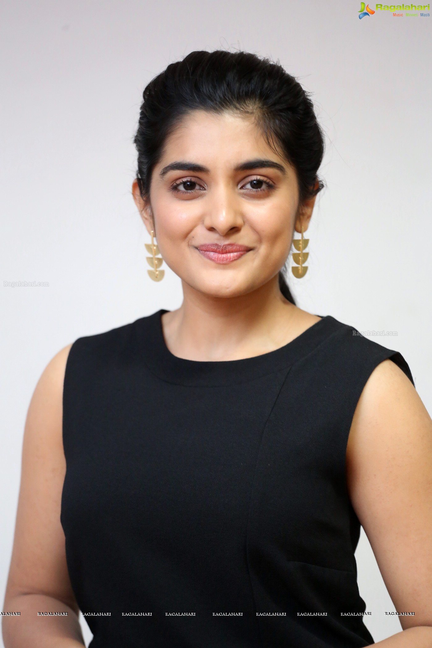 Nivetha Thomas (Hi-Resolution Posters) @ 118 Interview