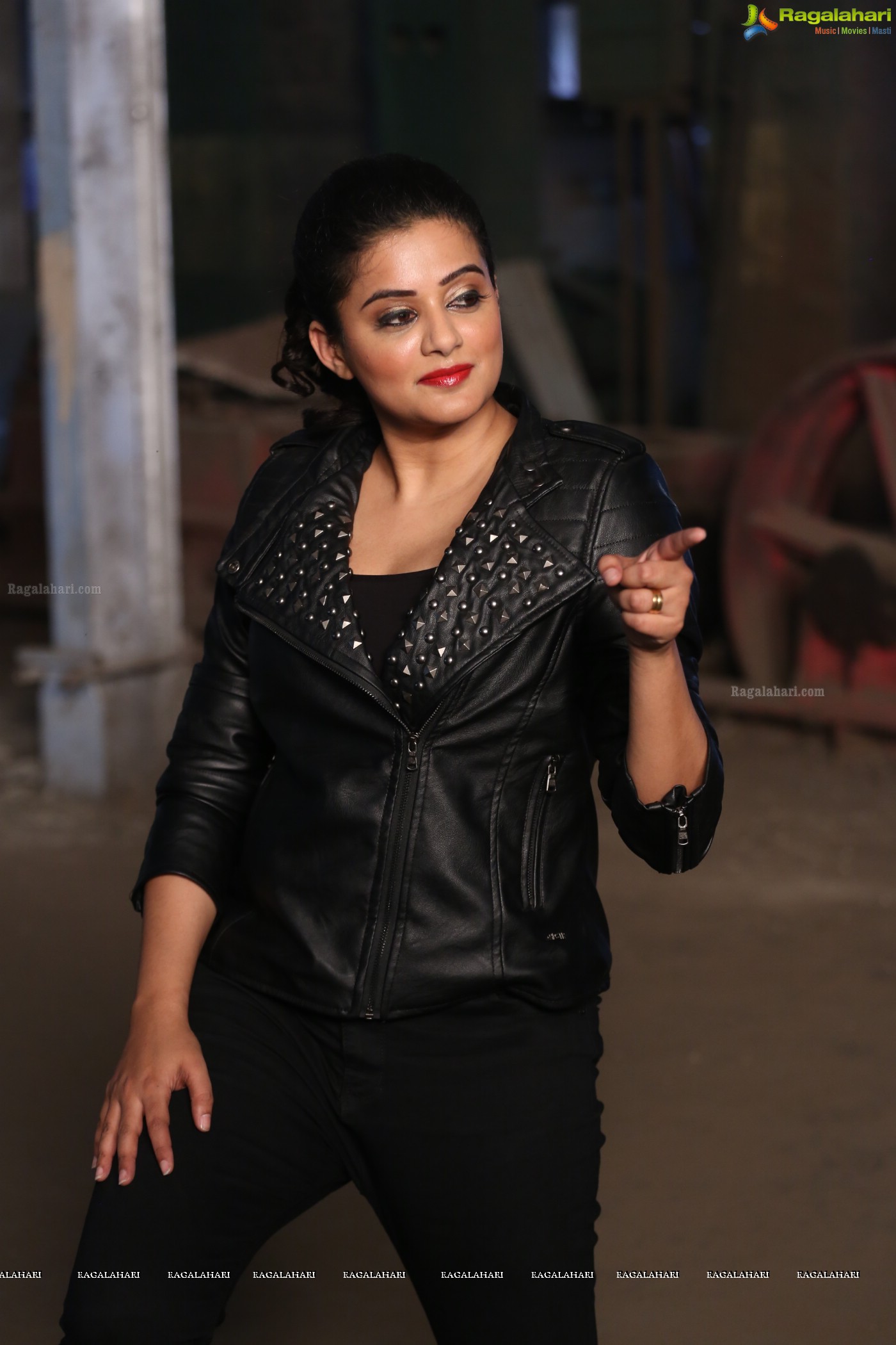 Priyamani in Black Leather Jacket at Sirivennela Movie Shooting Spot