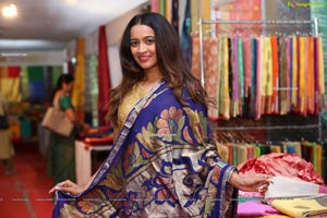 Shruti Shetty at National Silk Expo 2020