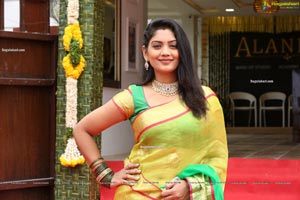 Karuunaa Bhushan at Alankar Makeup Studio