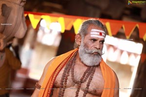 Kumanan Sethuraman in Asalu Em Jarigindhante Movie