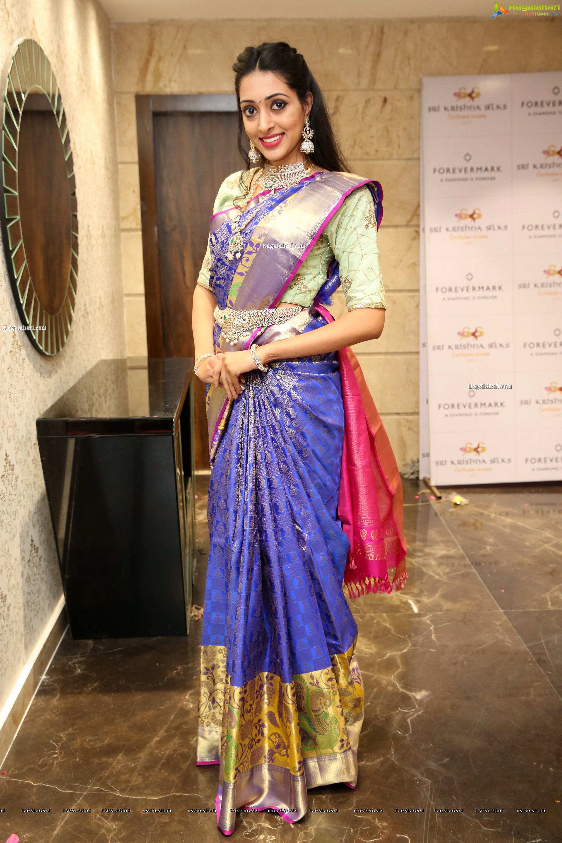 Lakshmi Ayalasomayajula at Manepally Jewellers Silverware Section Launch at Its Dilsukhnagar Store - HD Gallery