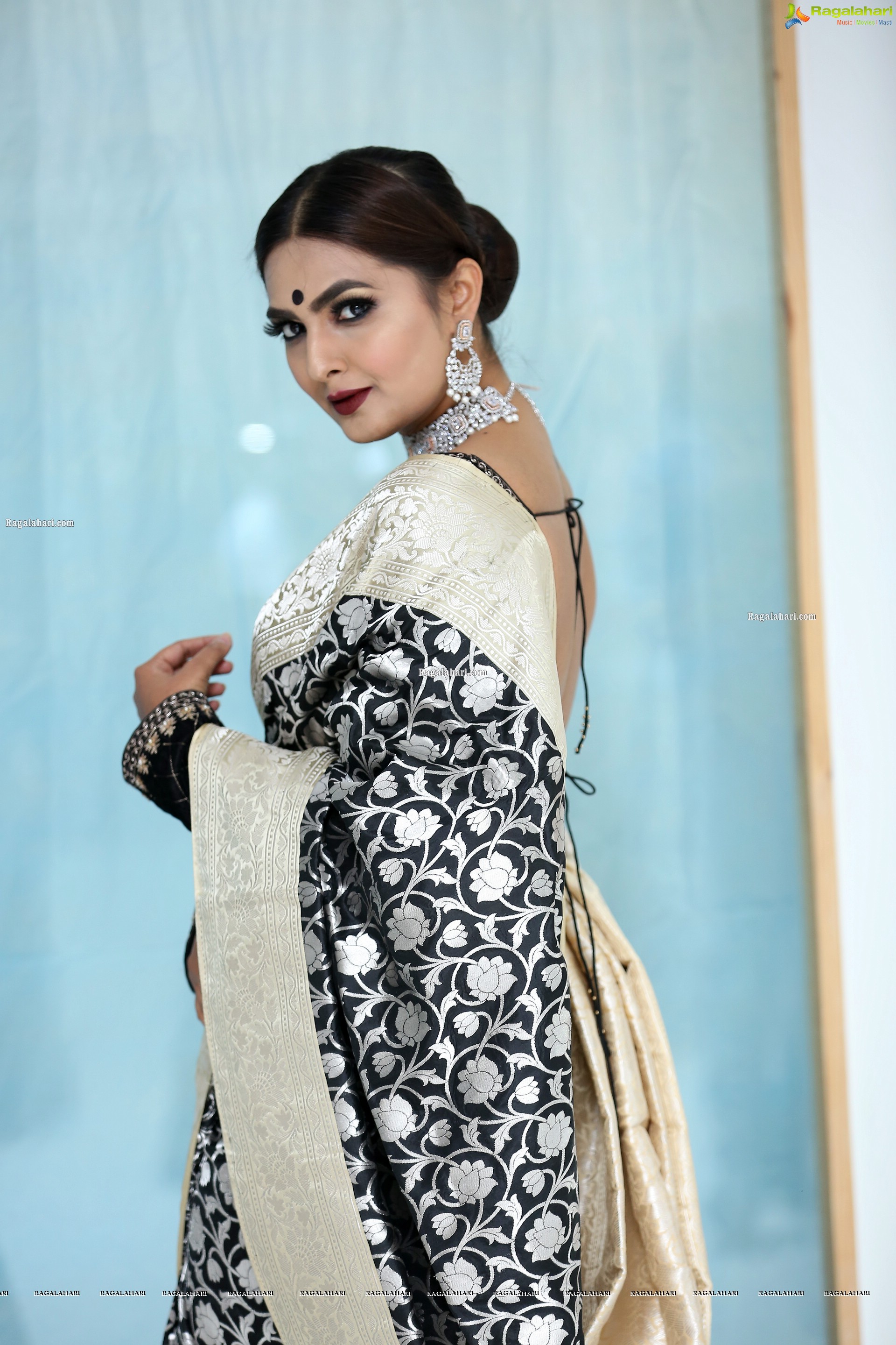 Neha Deshpande at Meenakshi The Royal Couture Grand Opening - HD Gallery