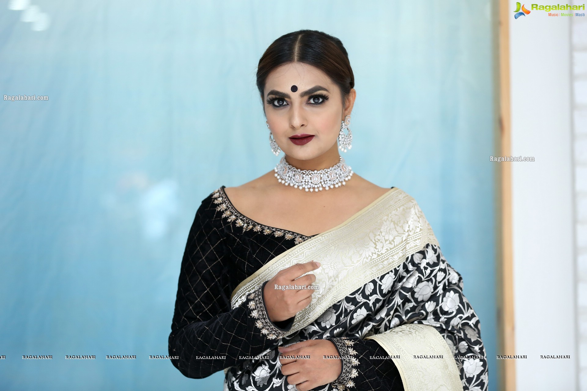 Neha Deshpande at Meenakshi The Royal Couture Grand Opening - HD Gallery