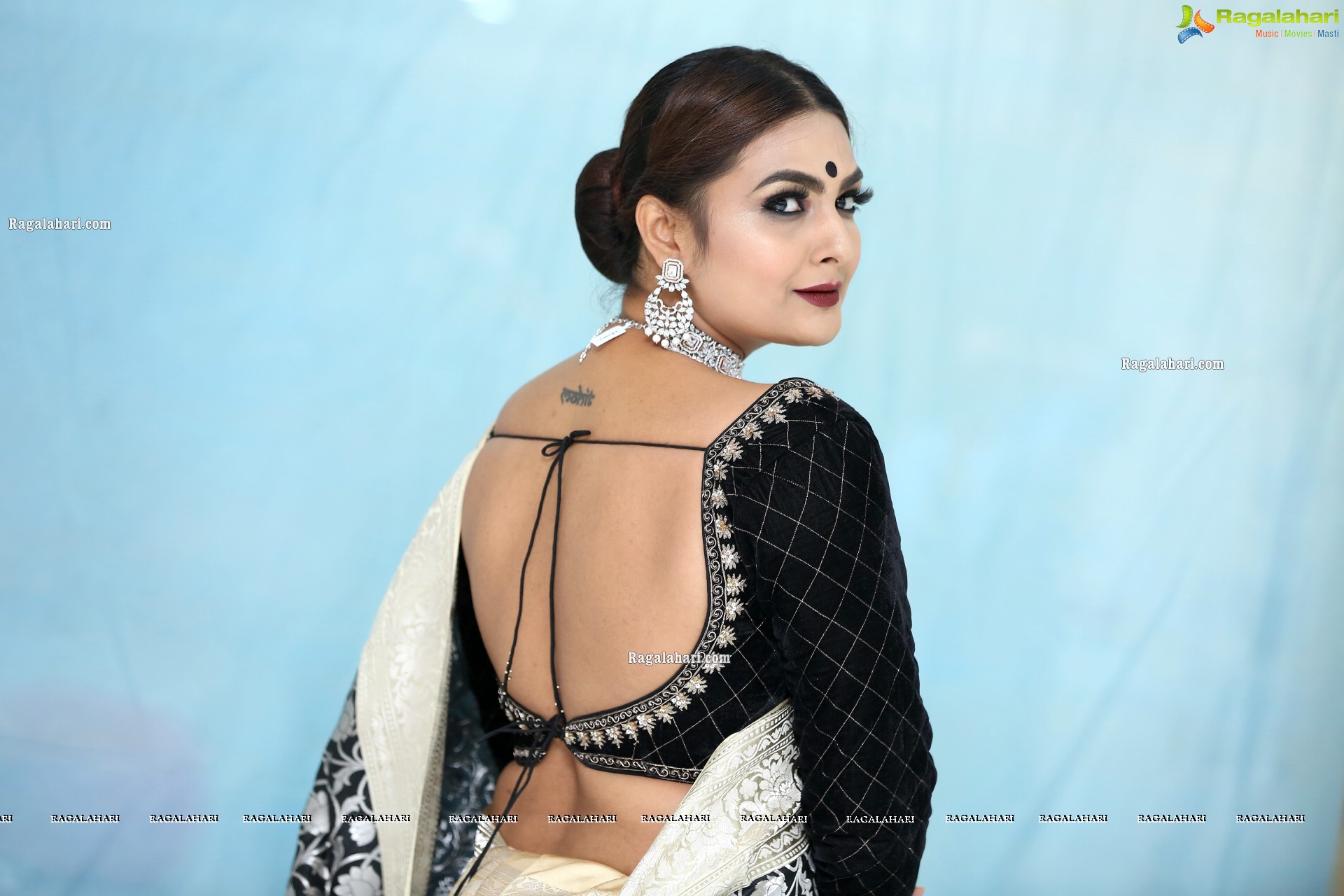 Neha Deshpande at Meenakshi The Royal Couture Grand Opening - HD Gallery