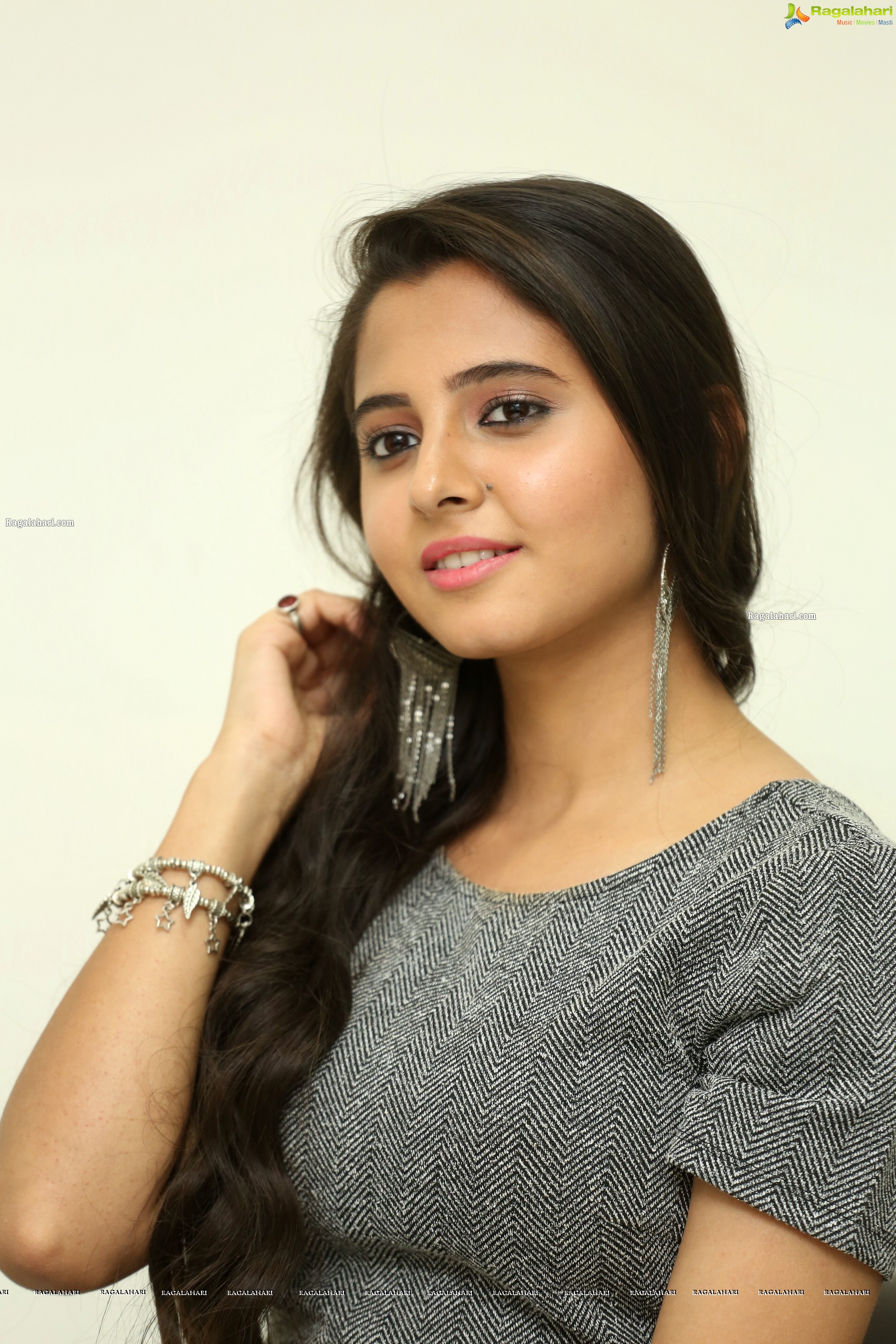 Preethi Asrani @ Pressure Cooker Movie Interview - HD Gallery