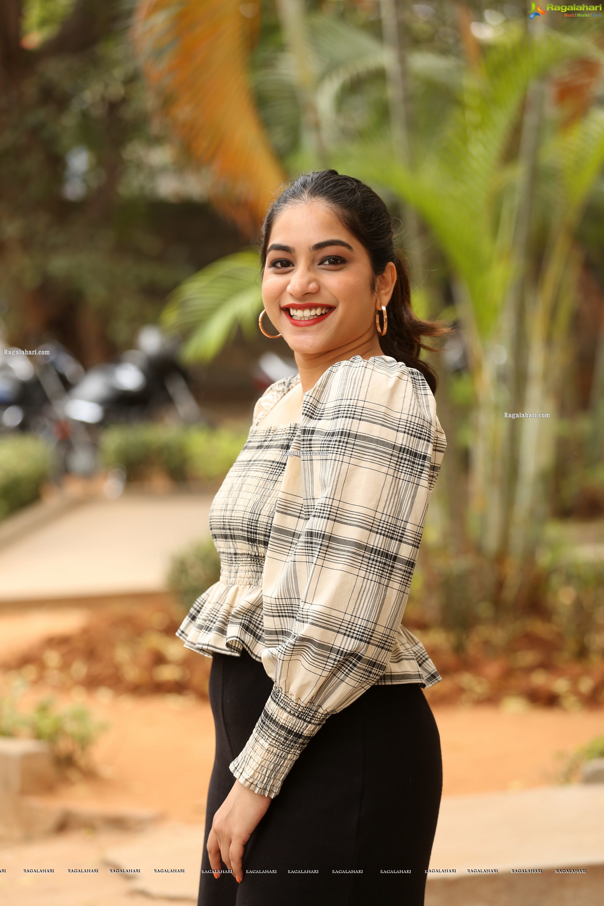 Punarnavi Bhupalam at Oka Chinna Viramam Press Meet - HD Gallery