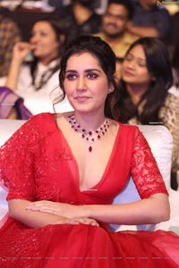 Raashi Khanna at World Famous Lover Pre-Release