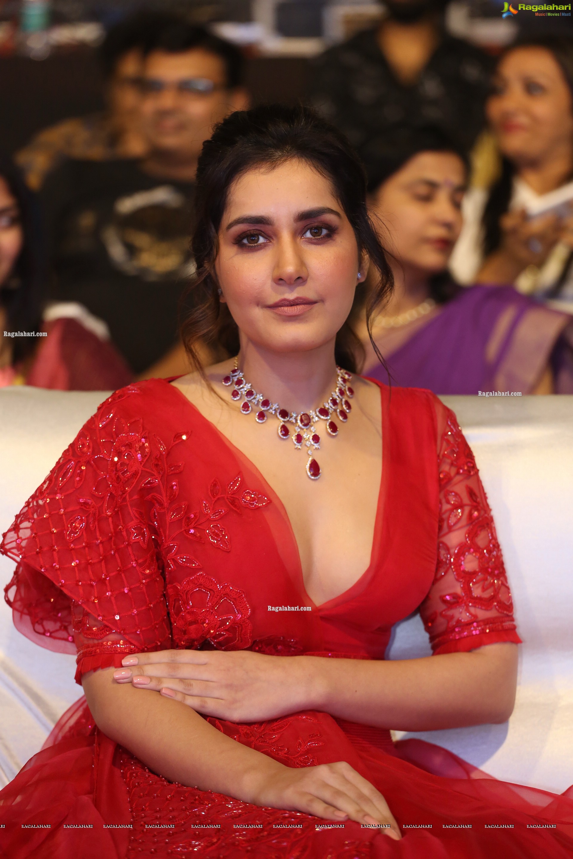 Raashi Khanna at World Famous Lover Movie Pre-Release Event - HD Gallery