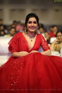 Raashi Khanna at World Famous Lover Pre-Release