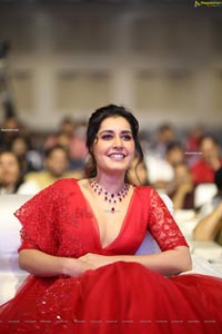 Raashi Khanna at World Famous Lover Pre-Release