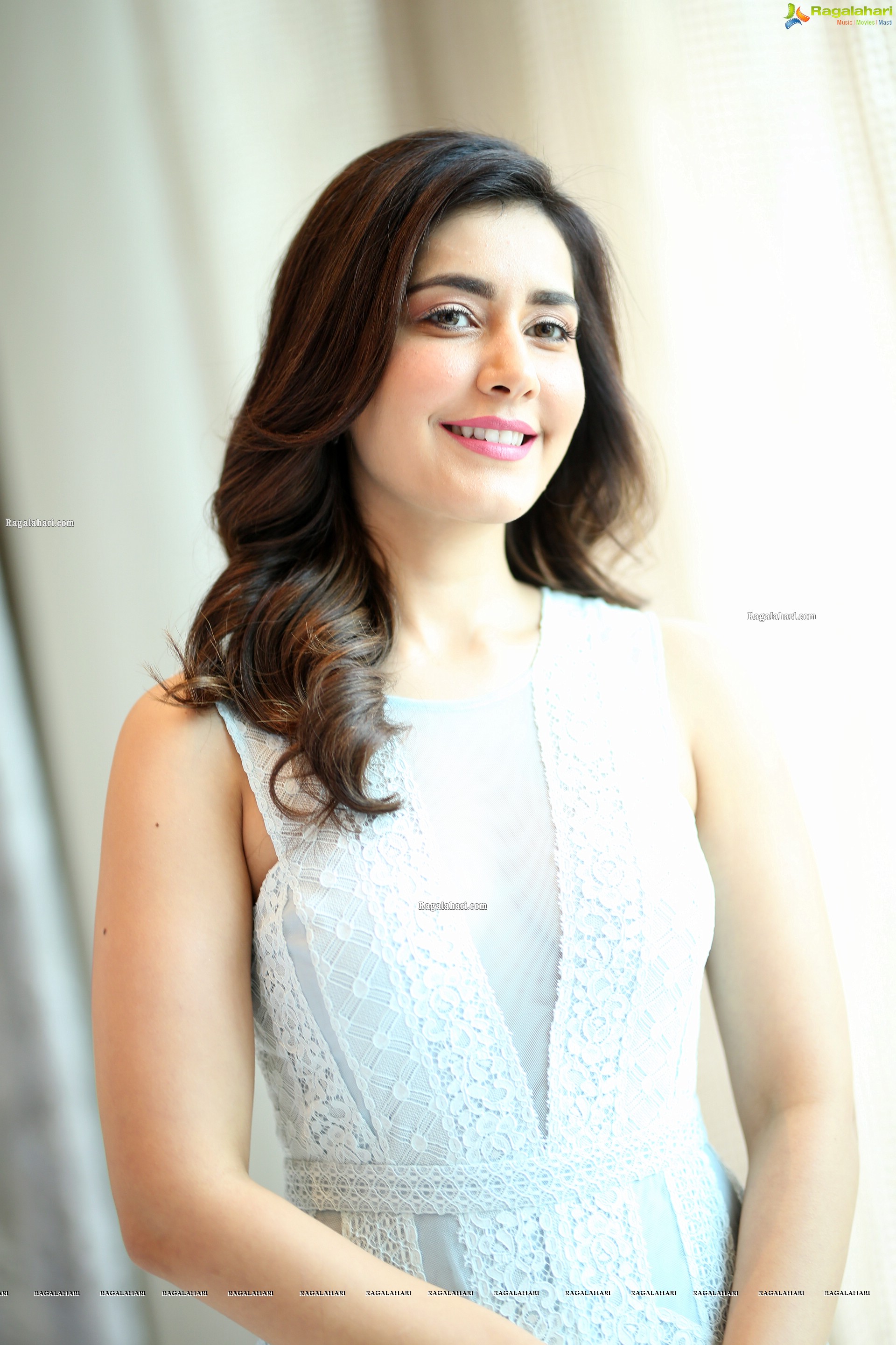 Raashi Khanna at World Famous Lover Movie Trailer Launch - HD Gallery