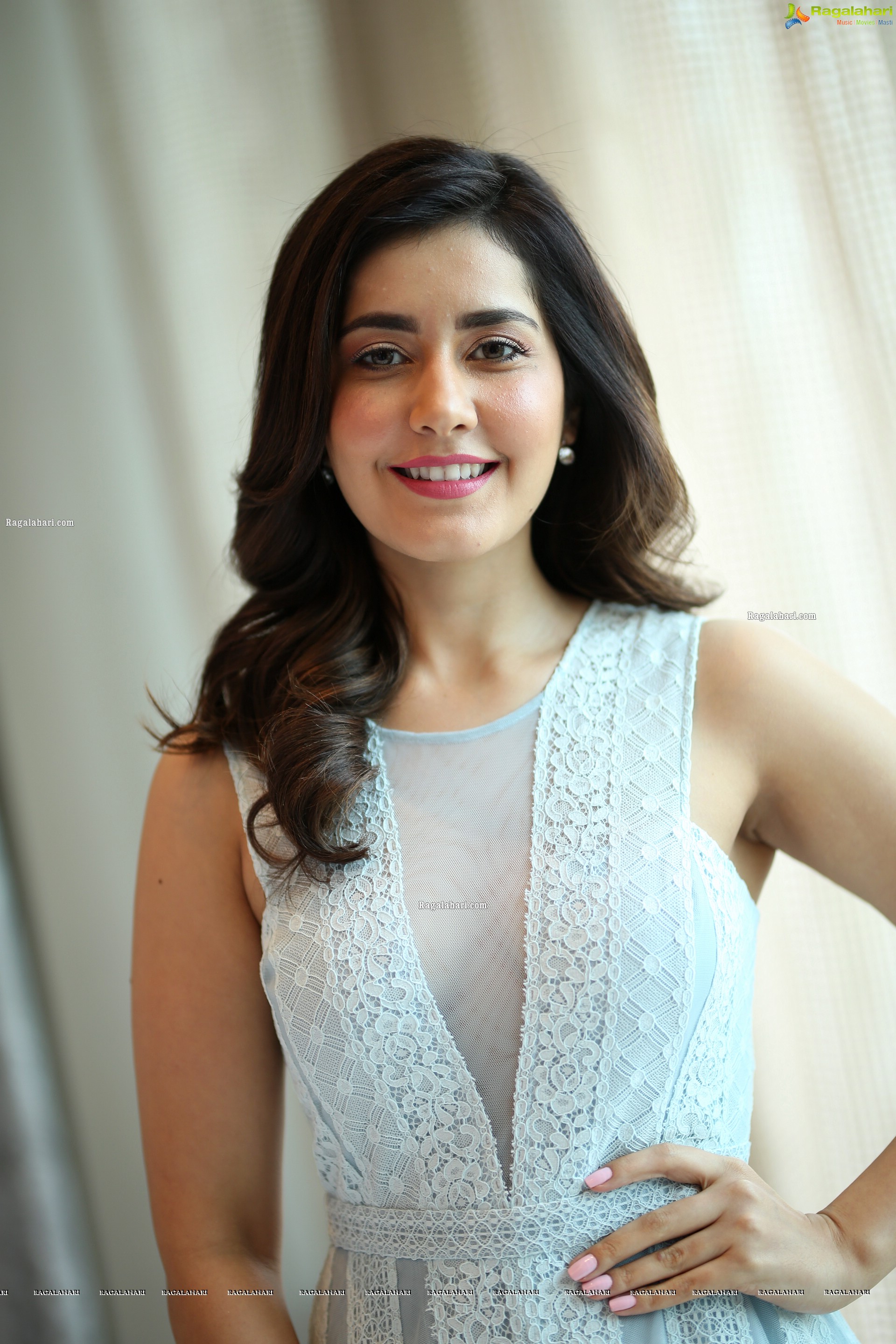 Raashi Khanna at World Famous Lover Movie Trailer Launch - HD Gallery