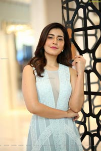 Raashi Khanna at World Famous Lover Trailer Launch