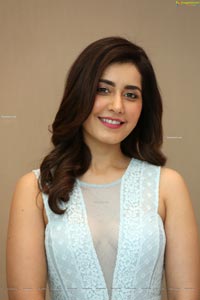 Raashi Khanna at World Famous Lover Trailer Launch