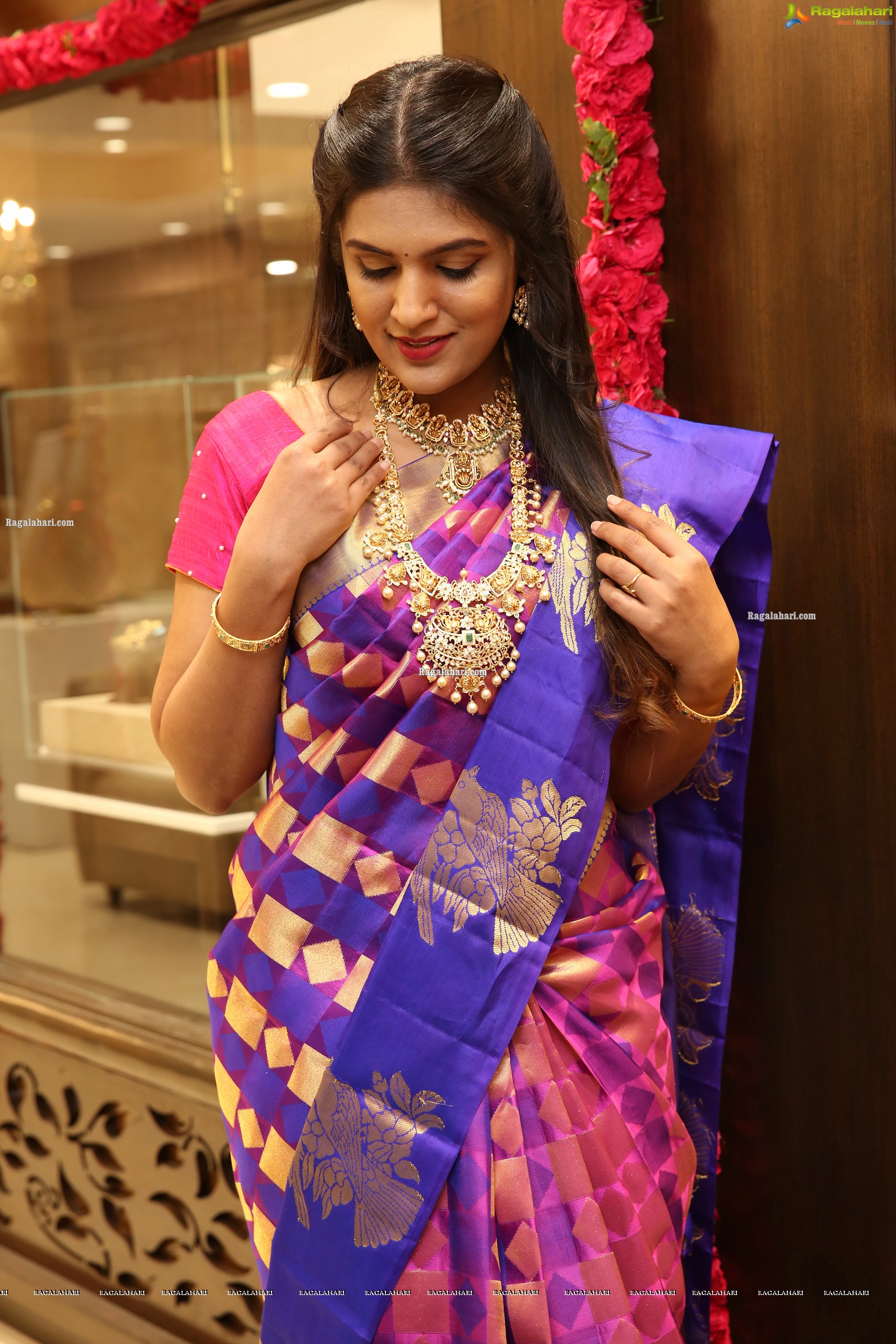 Ritu Biradar at Manepally Jewellers Silverware Section Launch at Its Dilsukhnagar Store - HD Gallery