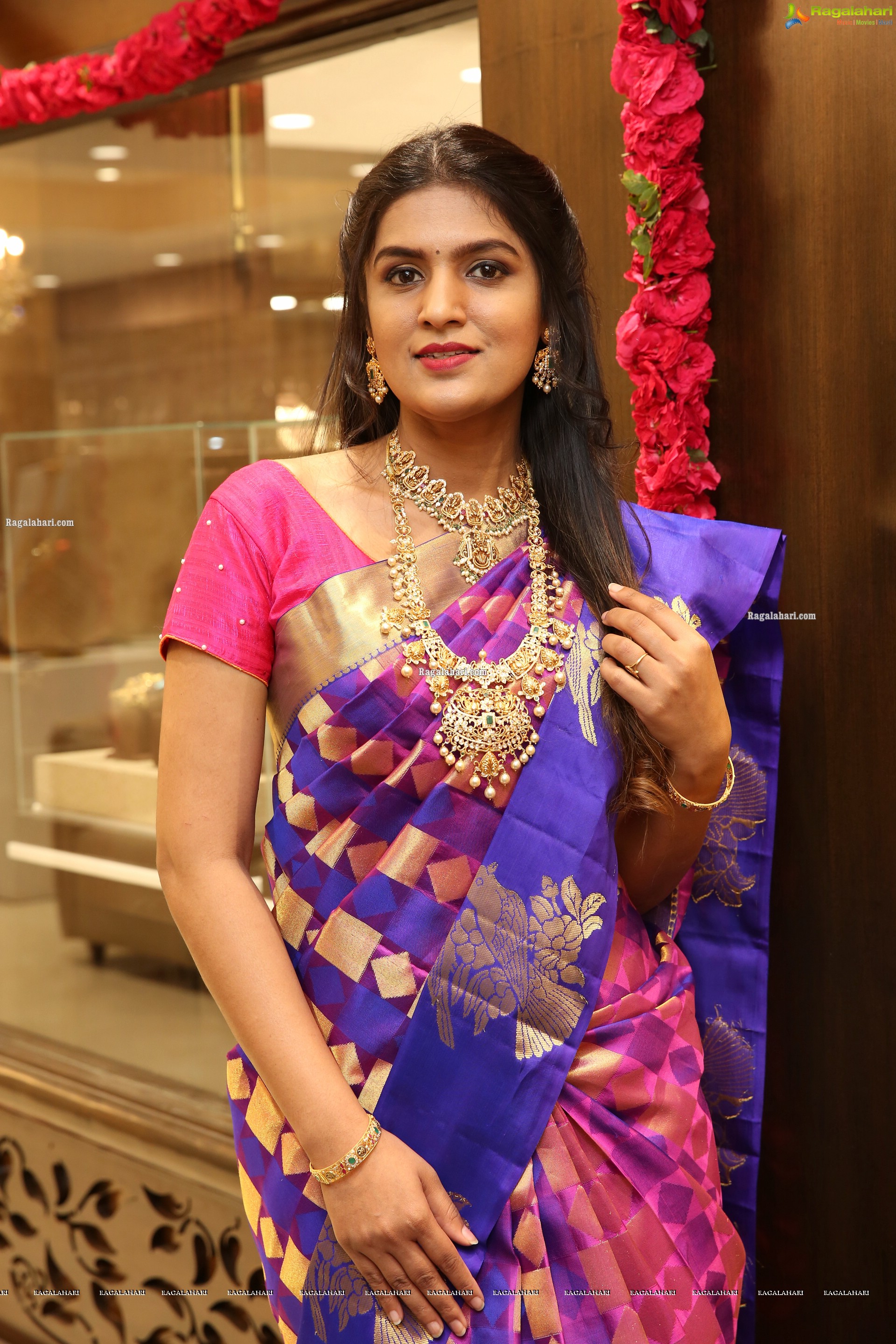 Ritu Biradar at Manepally Jewellers Silverware Section Launch at Its Dilsukhnagar Store - HD Gallery