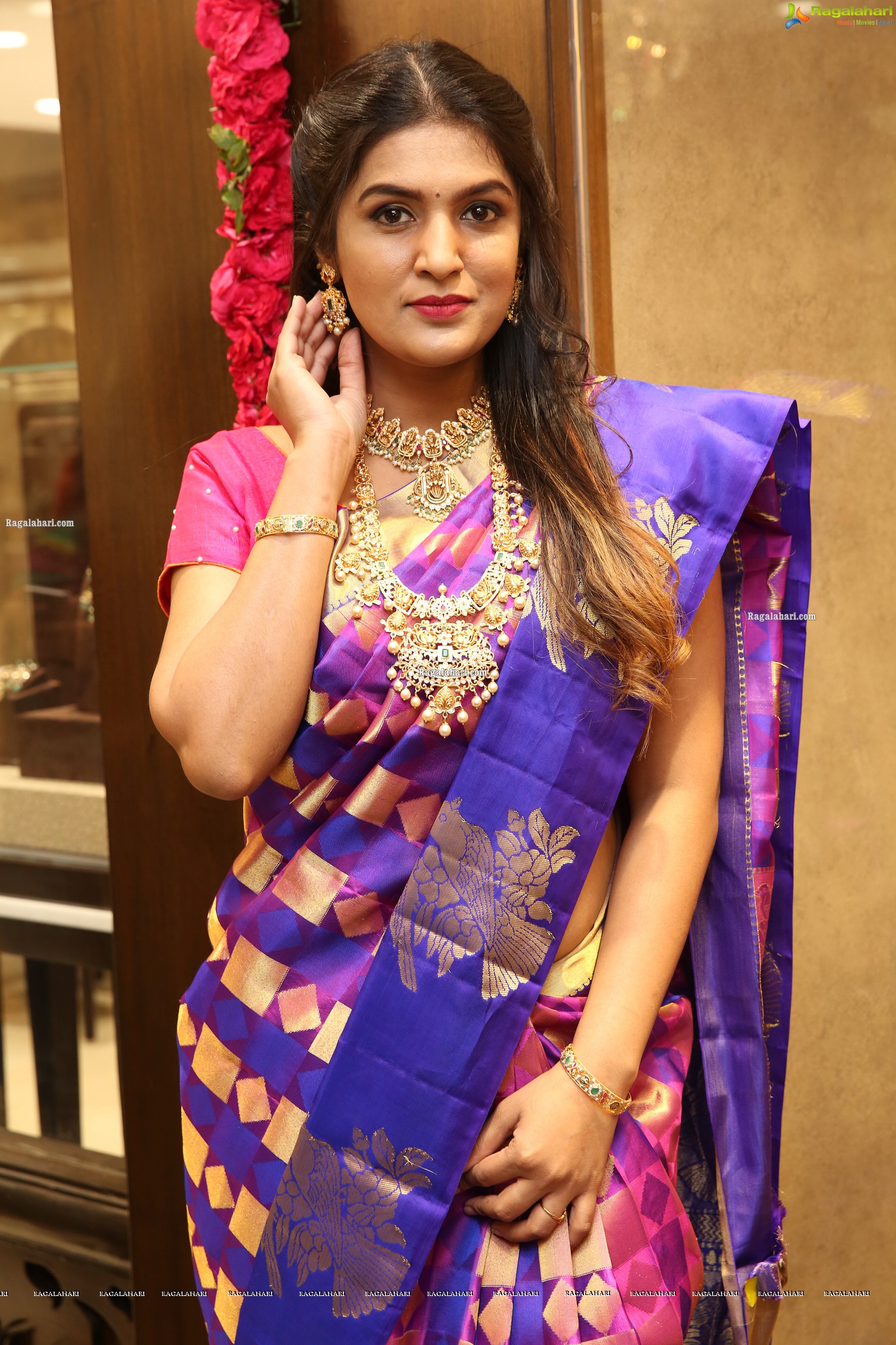 Ritu Biradar at Manepally Jewellers Silverware Section Launch at Its Dilsukhnagar Store - HD Gallery