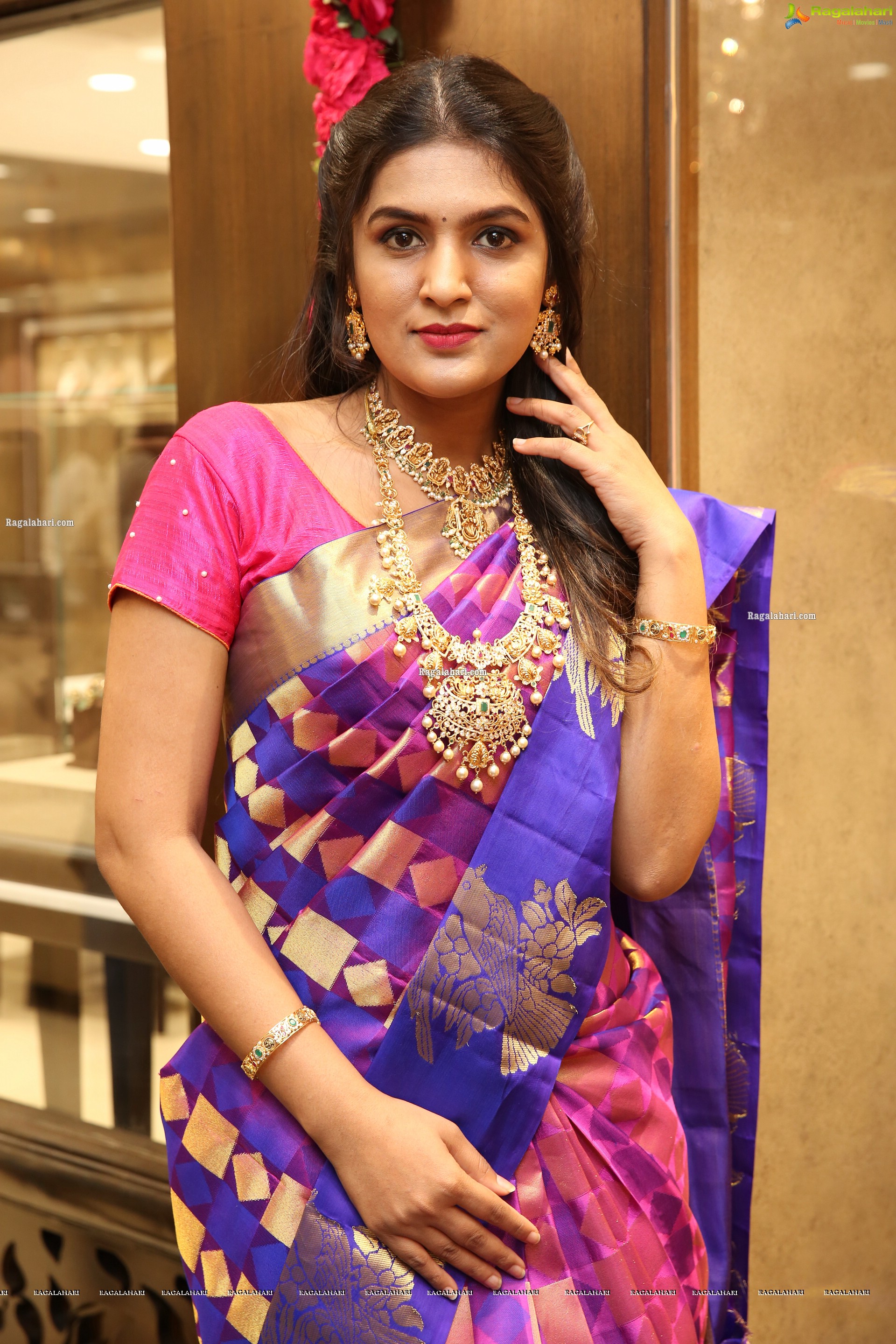 Ritu Biradar at Manepally Jewellers Silverware Section Launch at Its Dilsukhnagar Store - HD Gallery