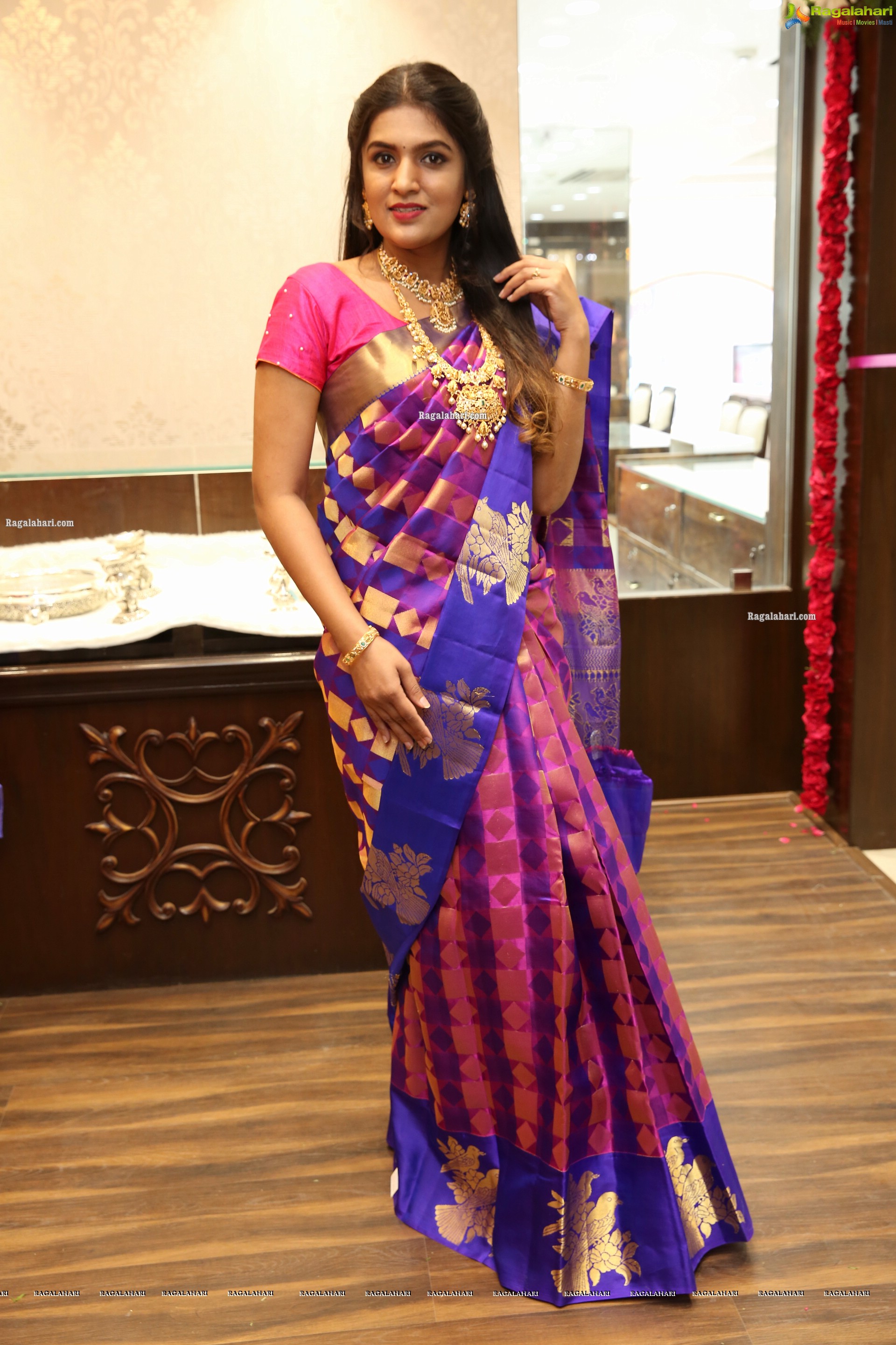 Ritu Biradar at Manepally Jewellers Silverware Section Launch at Its Dilsukhnagar Store - HD Gallery