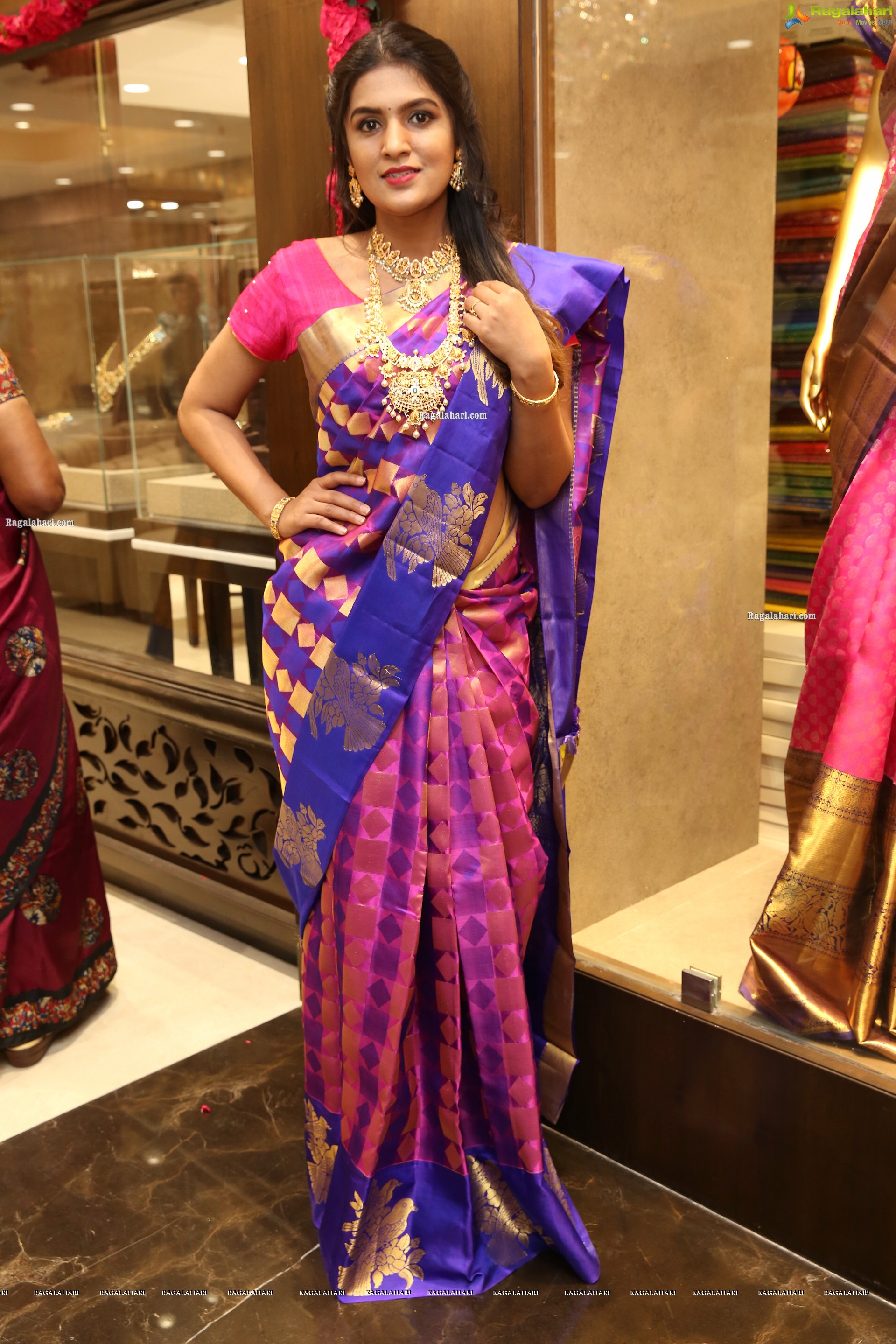 Ritu Biradar at Manepally Jewellers Silverware Section Launch at Its Dilsukhnagar Store - HD Gallery