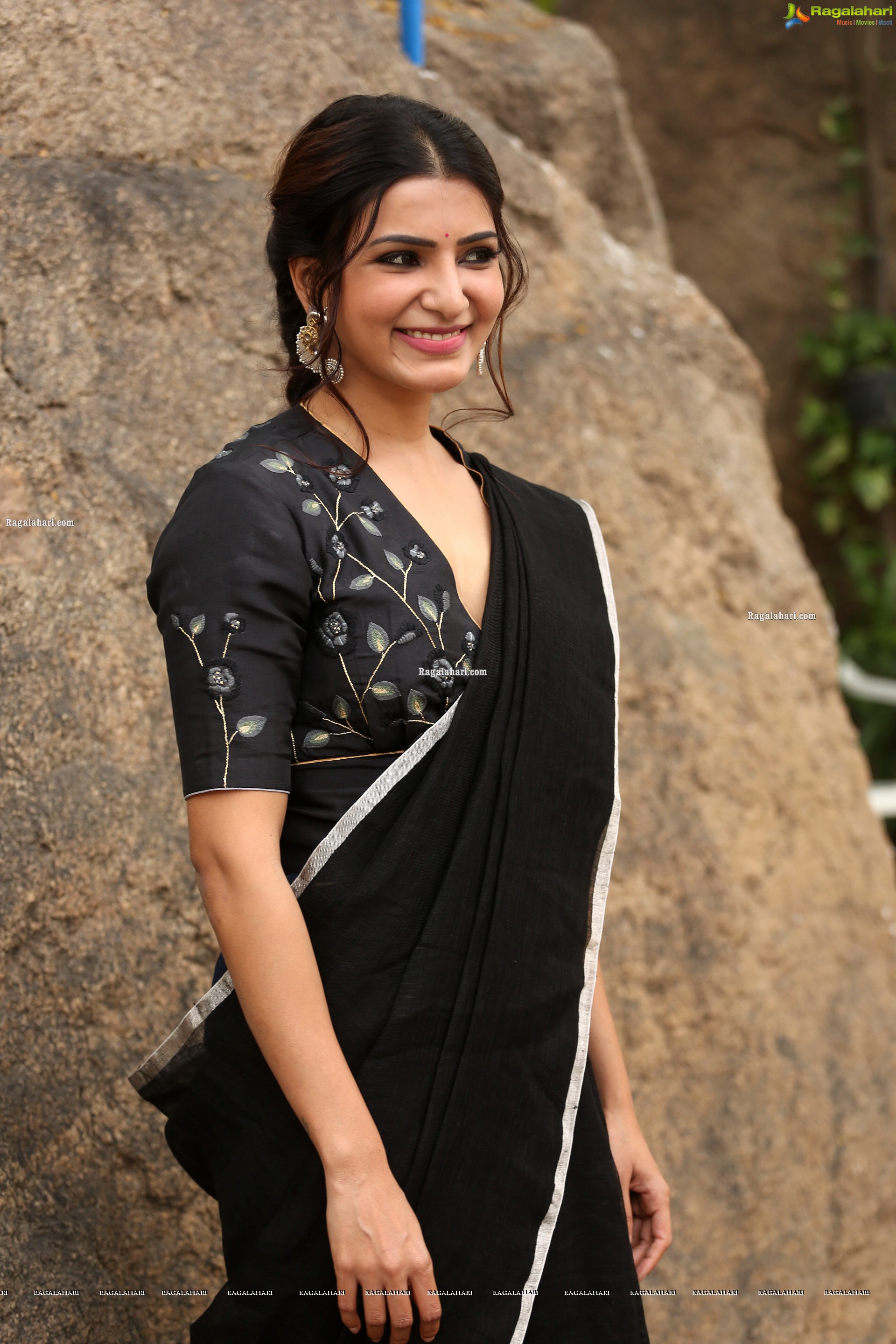 Samantha Akkineni at Jaanu Movie Interview - HD Gallery