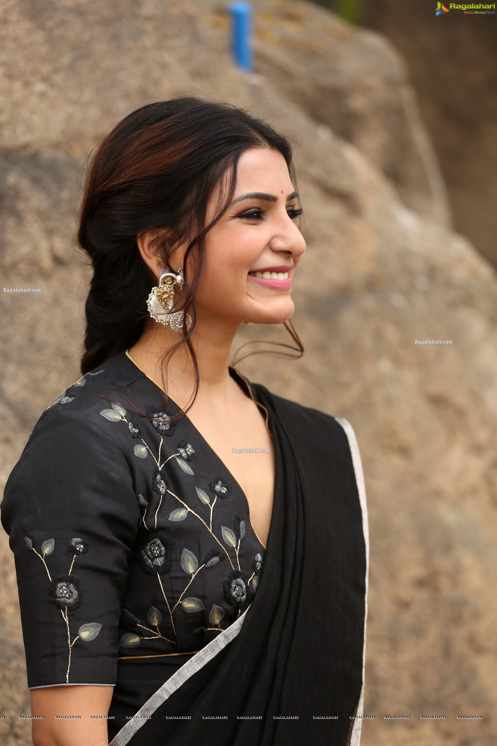 Samantha Akkineni at Jaanu Movie Interview - HD Gallery