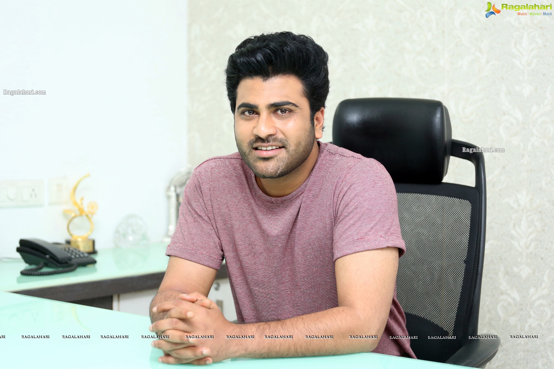 Sharwanand at Jaanu Movie Interview - HD Gallery