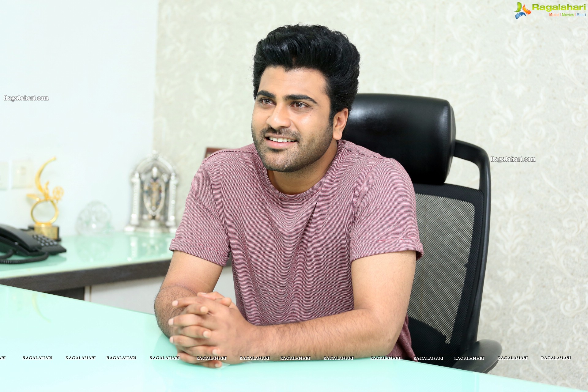 Sharwanand at Jaanu Movie Interview - HD Gallery