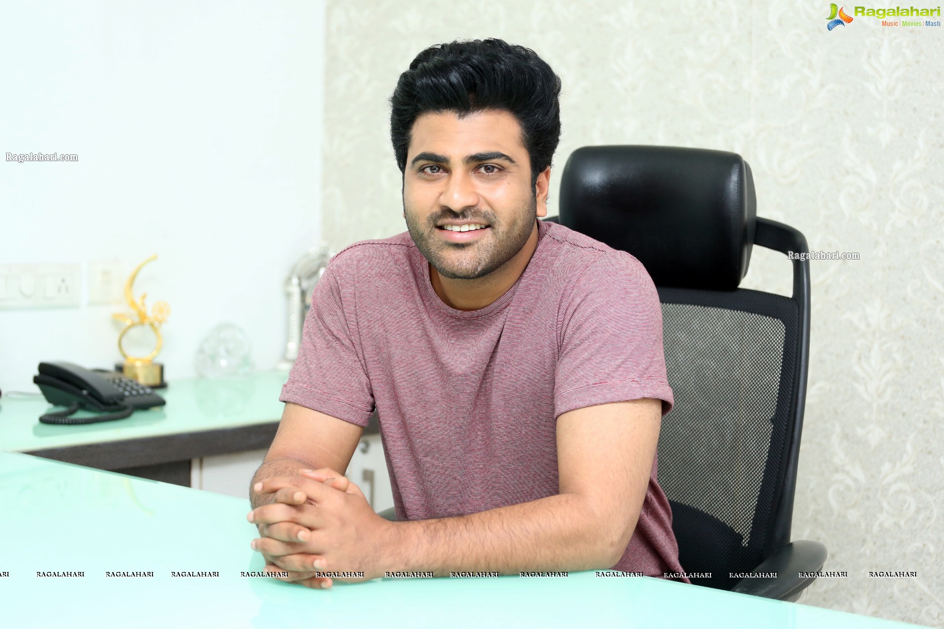 Sharwanand at Jaanu Movie Interview - HD Gallery