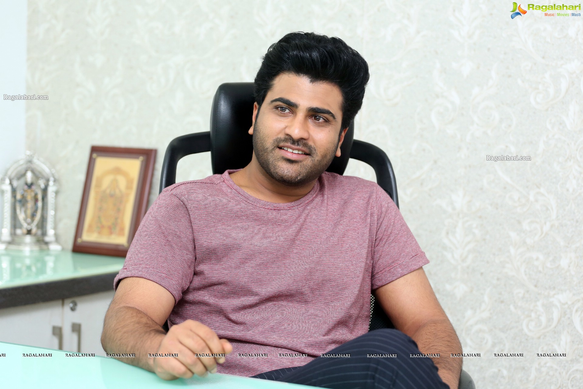 Sharwanand at Jaanu Movie Interview - HD Gallery