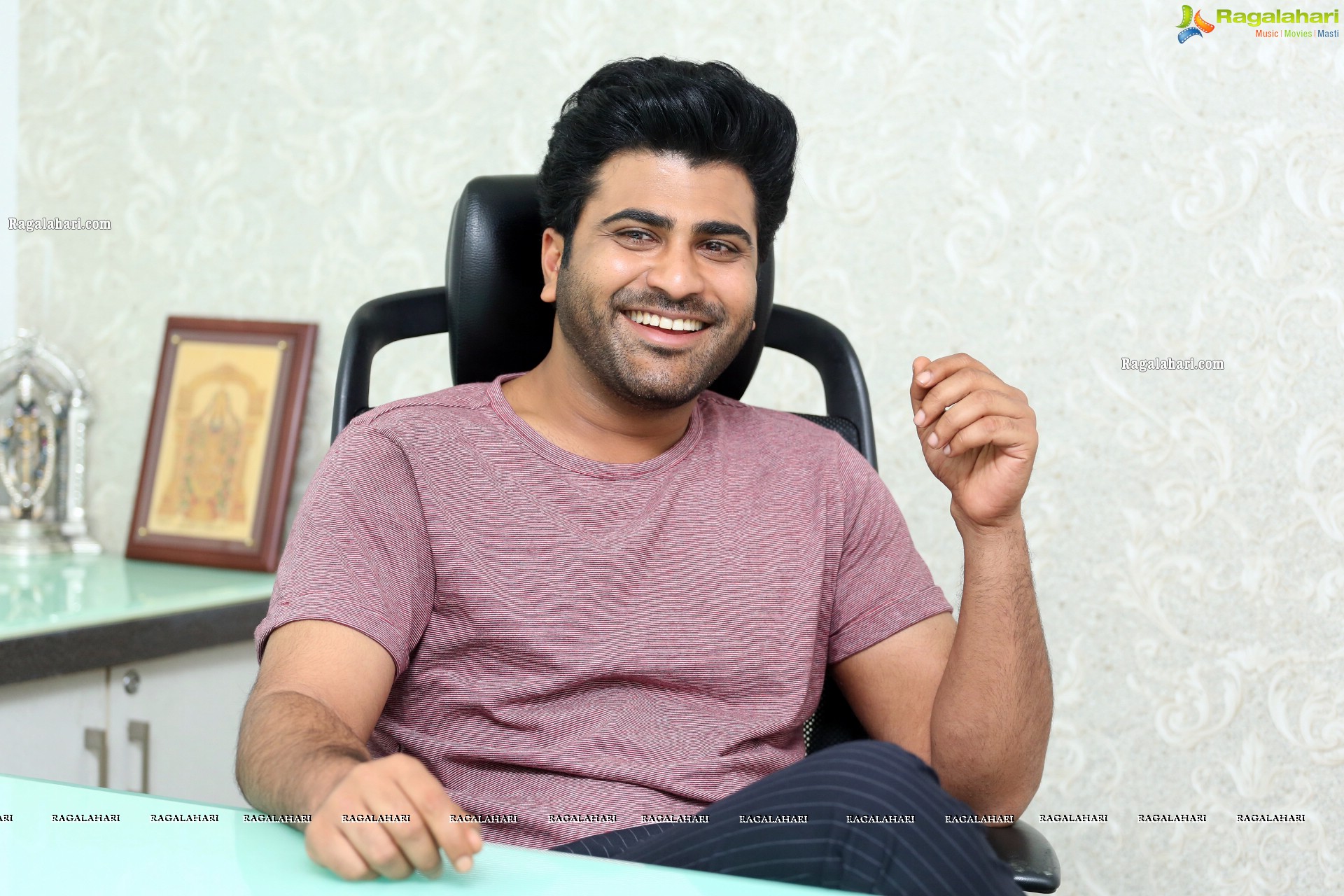 Sharwanand at Jaanu Movie Interview - HD Gallery