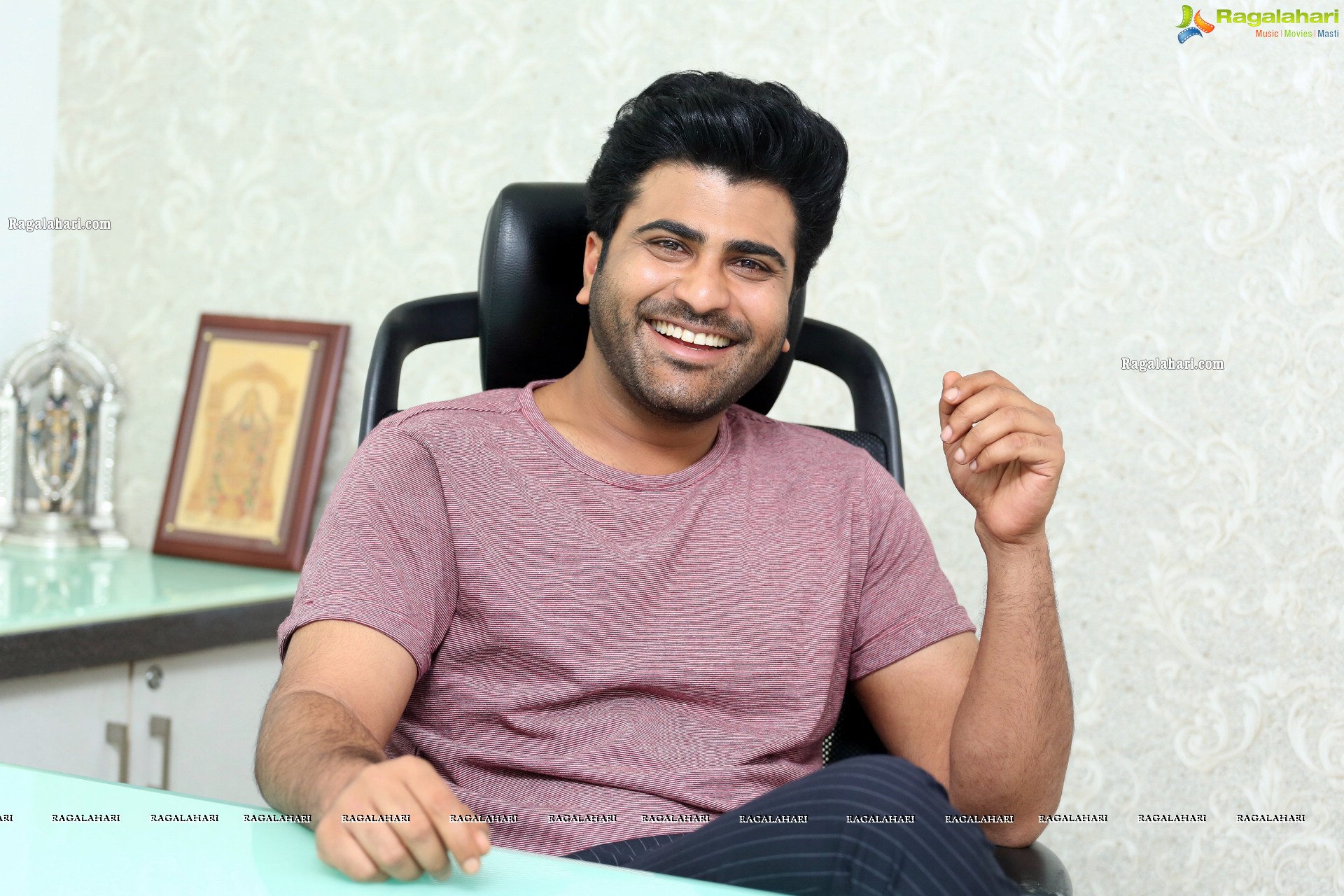 Sharwanand at Jaanu Movie Interview - HD Gallery