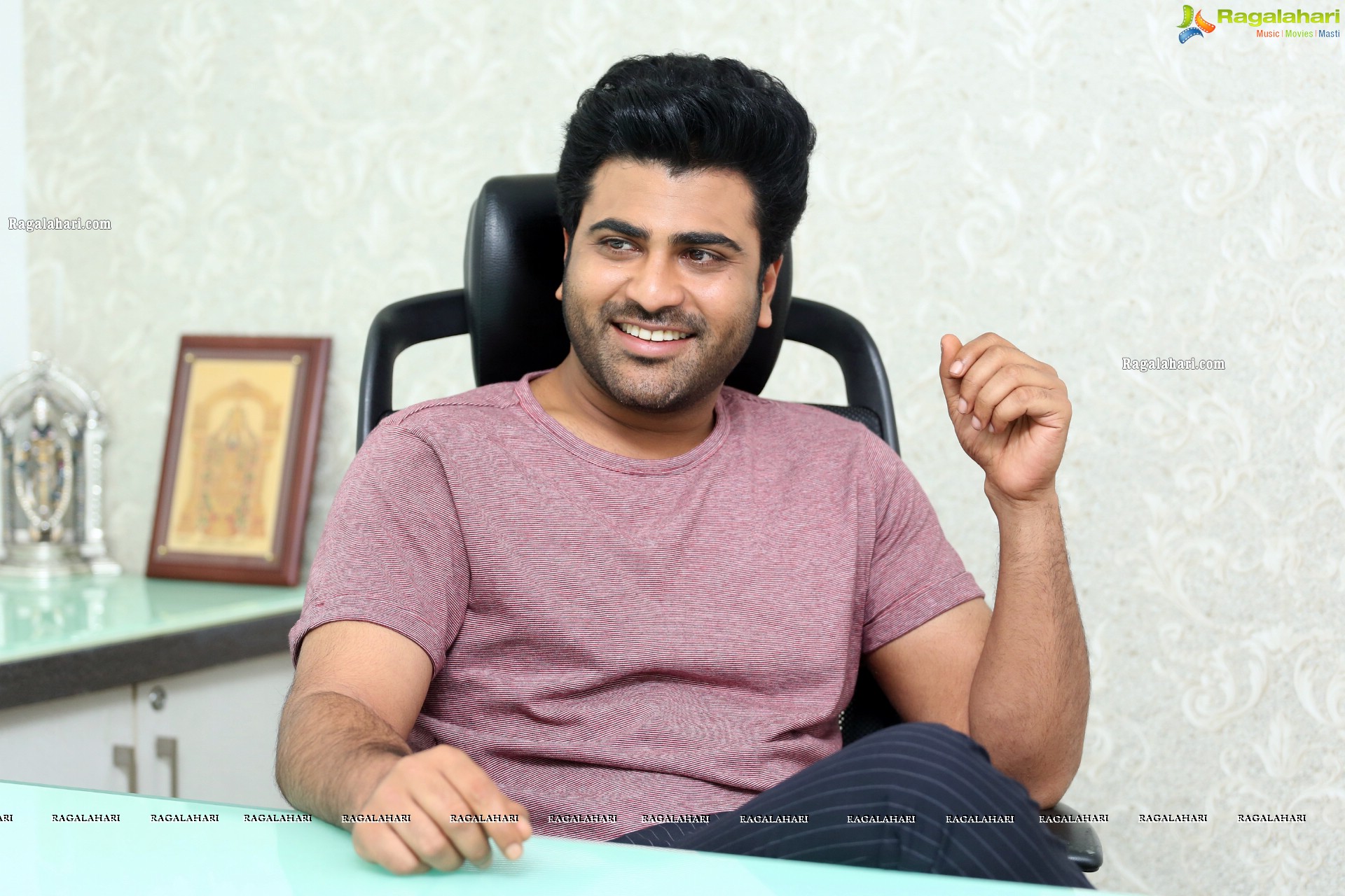 Sharwanand at Jaanu Movie Interview - HD Gallery