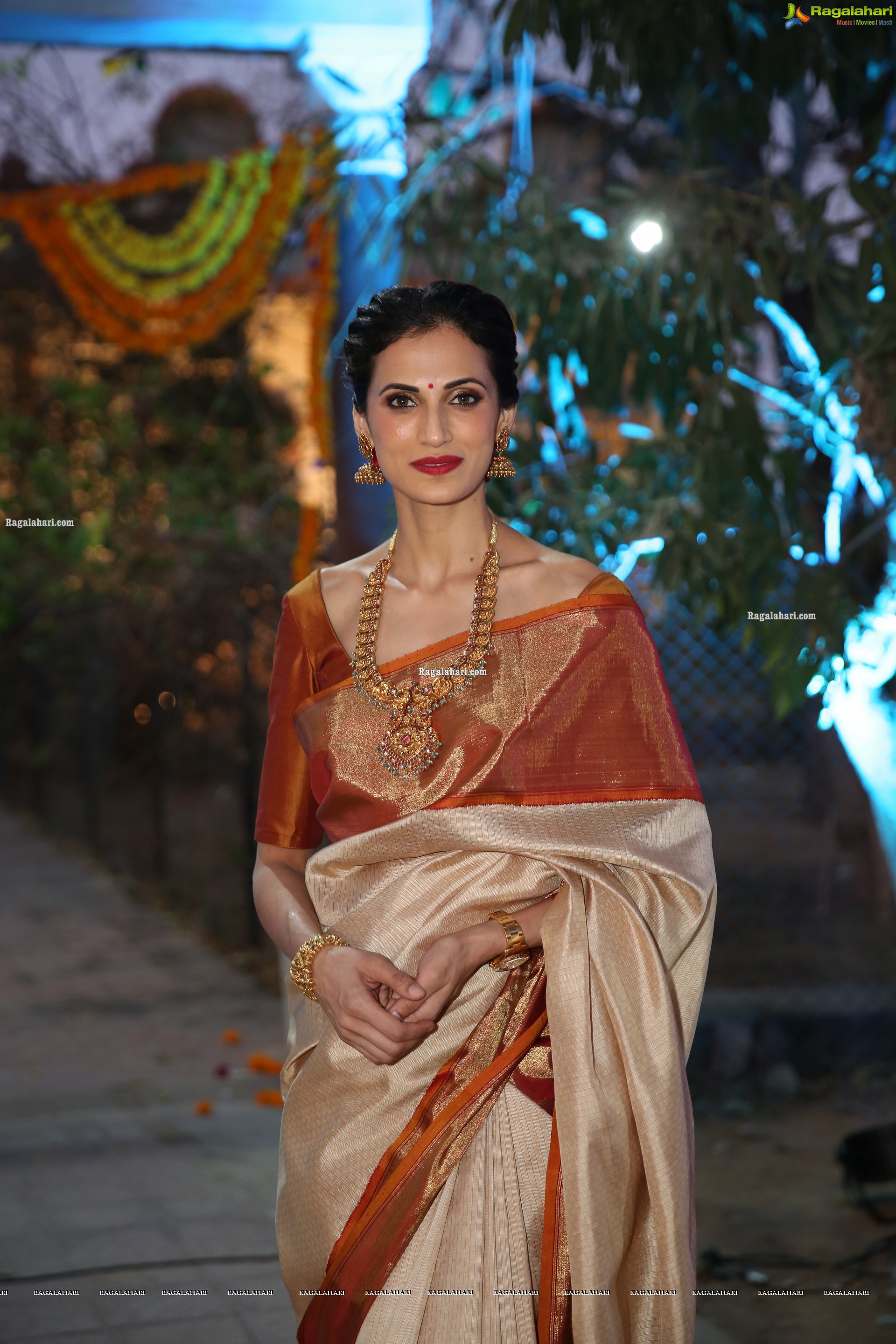 Shilpa Reddy @ Gudi Sambaralu at Dharampuri Kshetram - HD Gallery