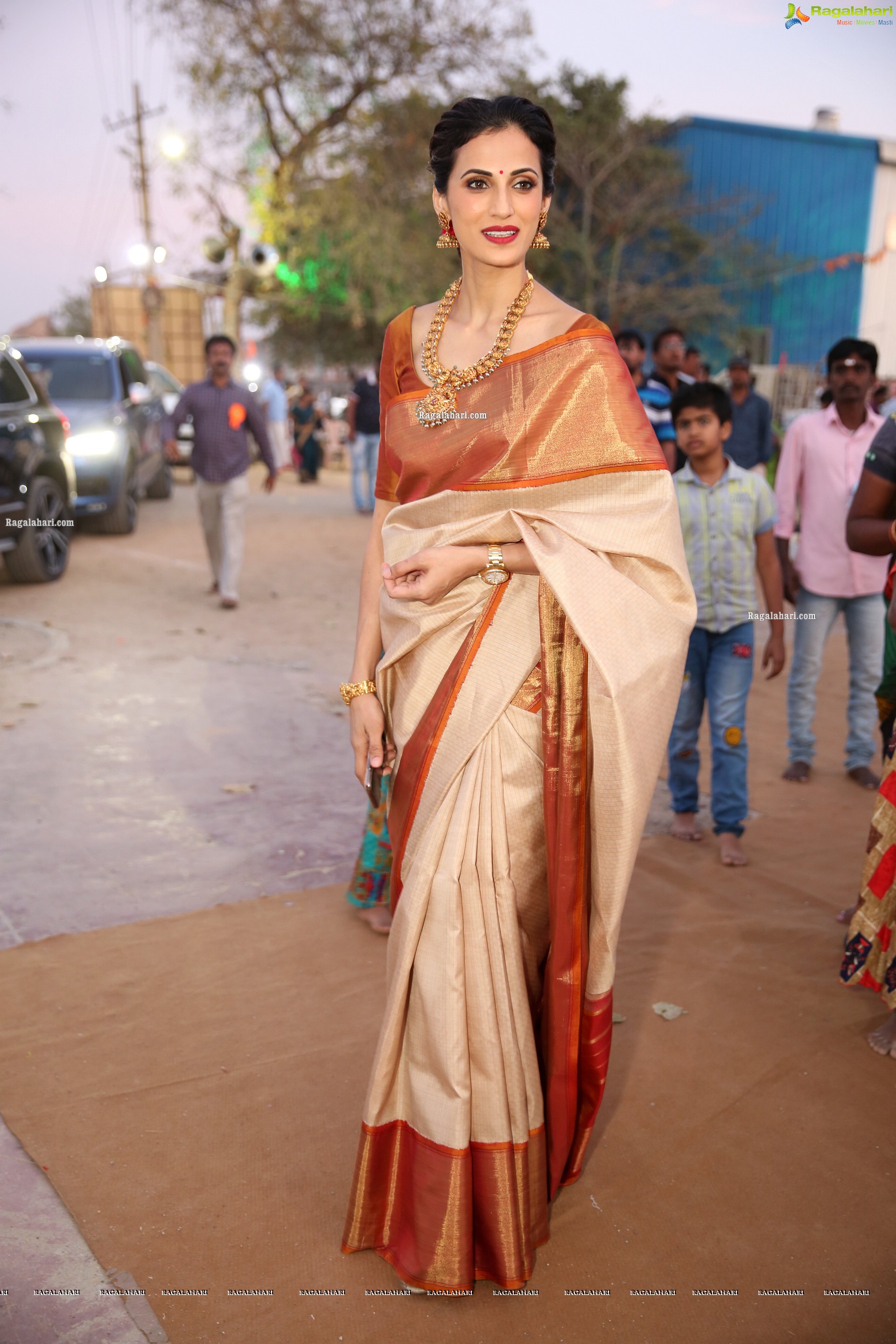 Shilpa Reddy @ Gudi Sambaralu at Dharampuri Kshetram - HD Gallery