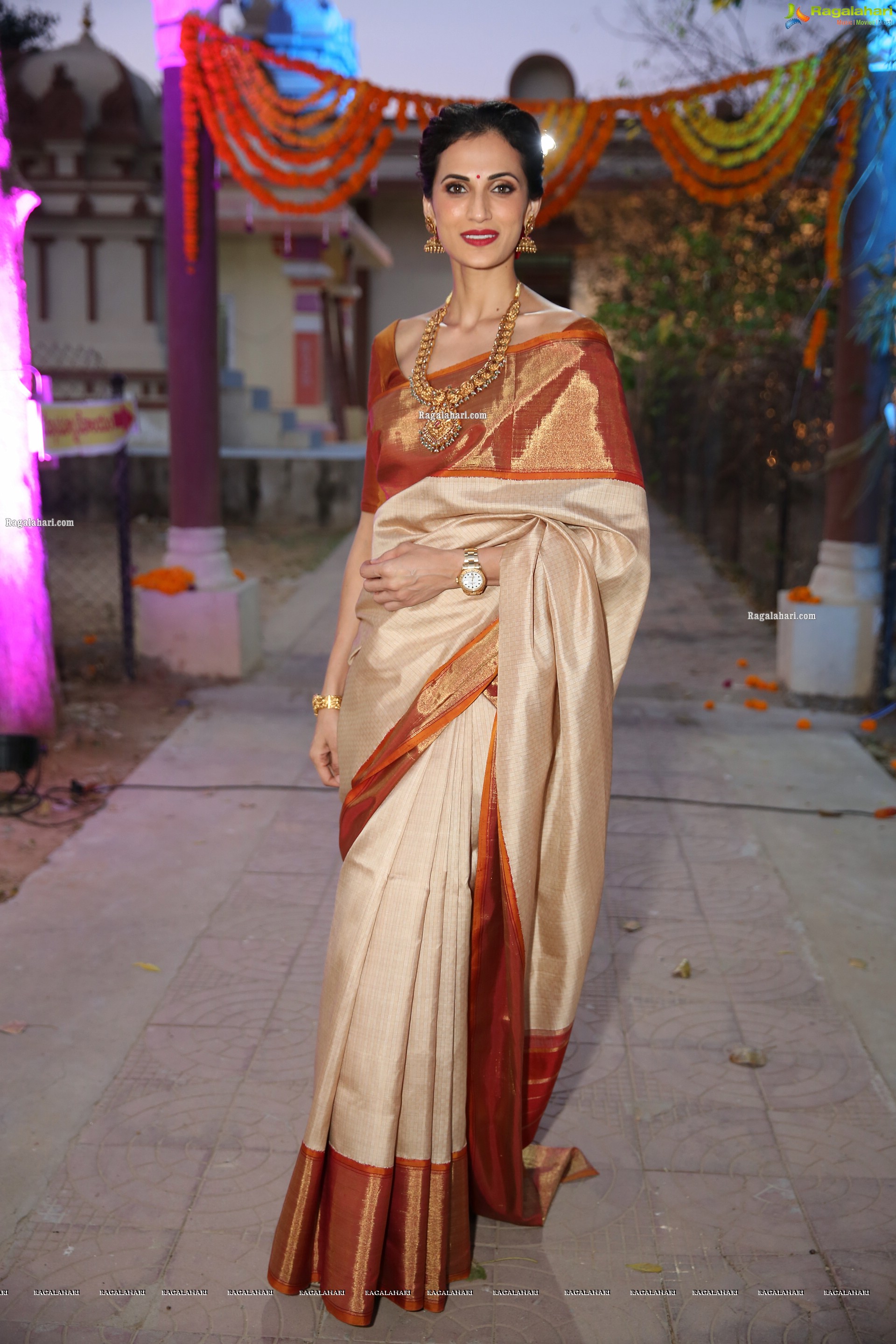 Shilpa Reddy @ Gudi Sambaralu at Dharampuri Kshetram - HD Gallery