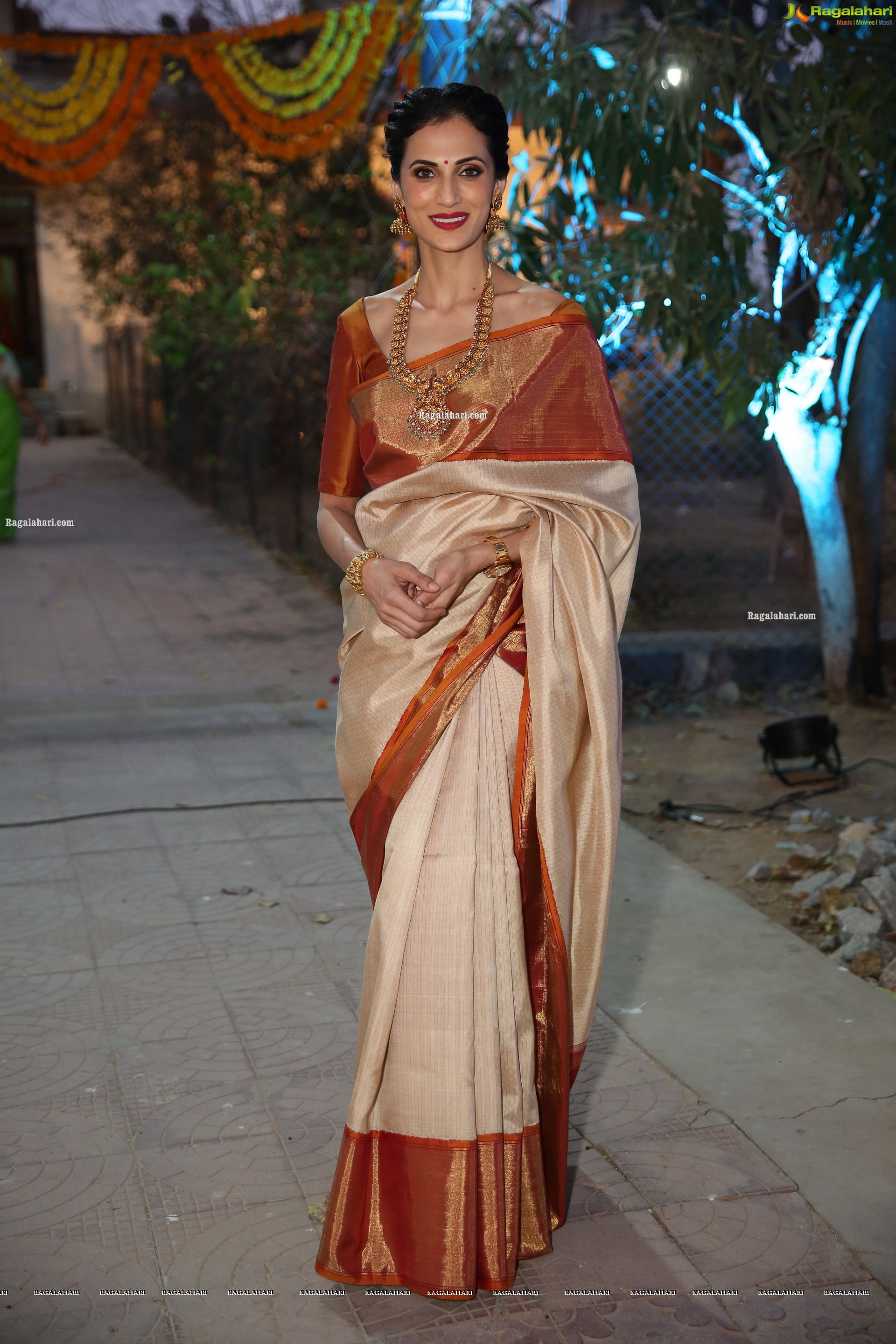 Shilpa Reddy @ Gudi Sambaralu at Dharampuri Kshetram - HD Gallery