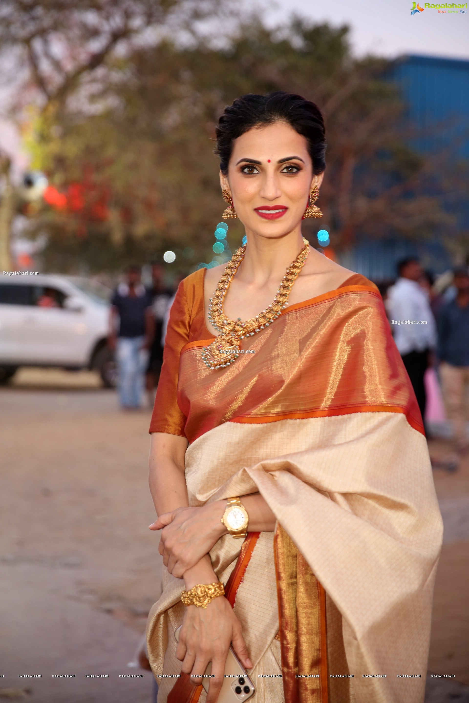 Shilpa Reddy @ Gudi Sambaralu at Dharampuri Kshetram - HD Gallery