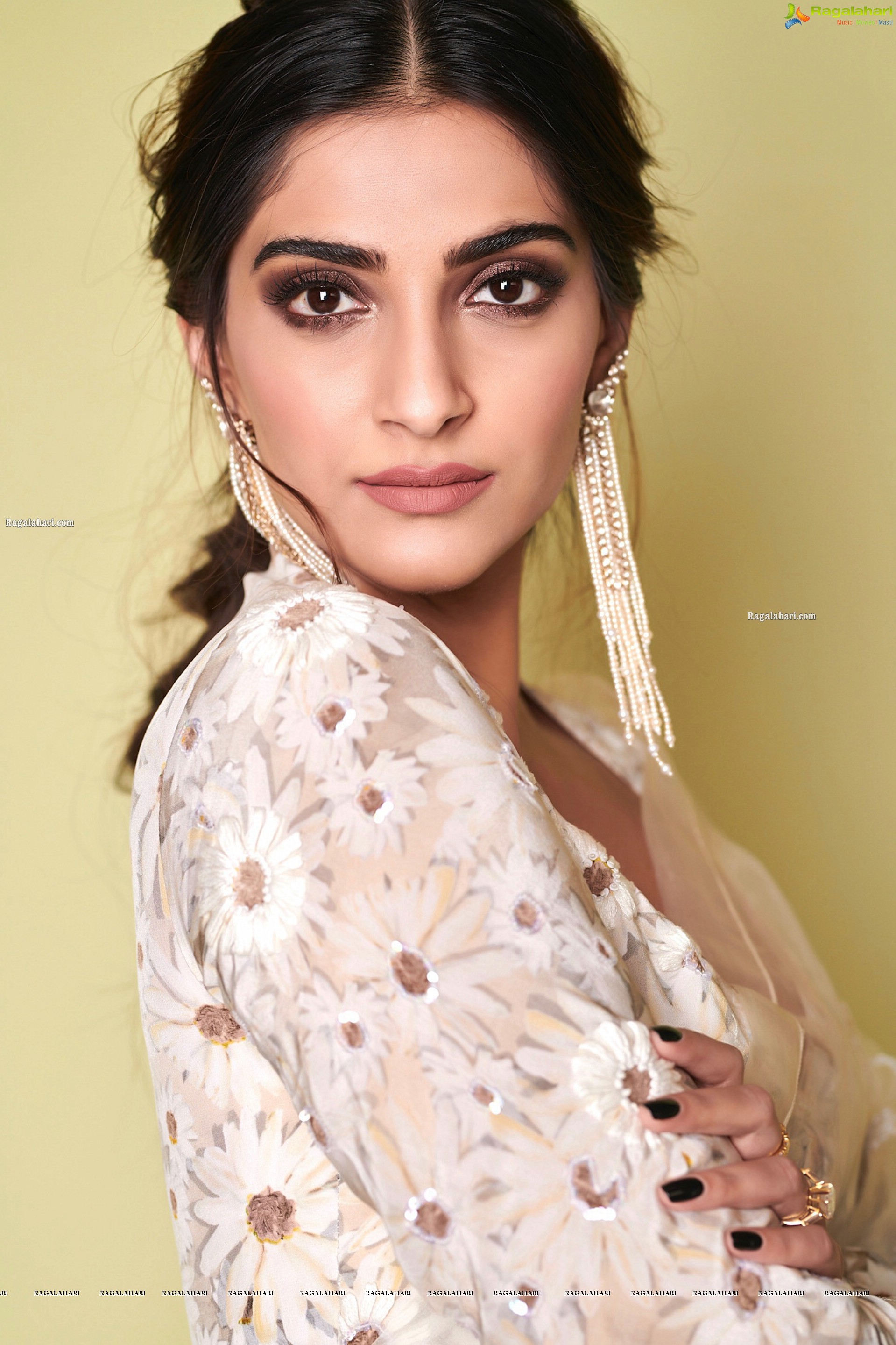 Sonam Kapoor High definition Photos