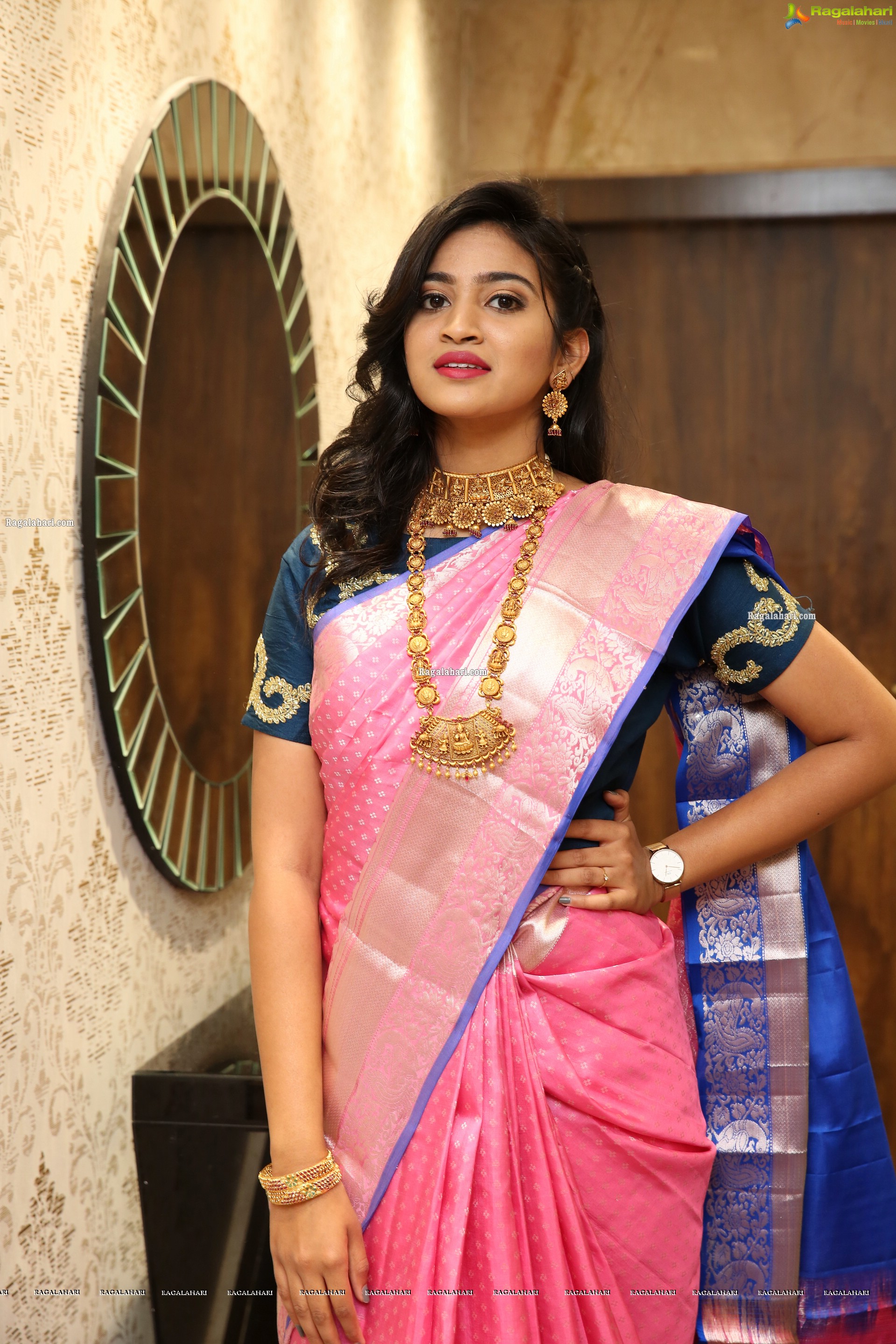 Vakshika Latha at Manepally Jewellers Silverware Section Launch at Its Dilsukhnagar Store - HD Gallery