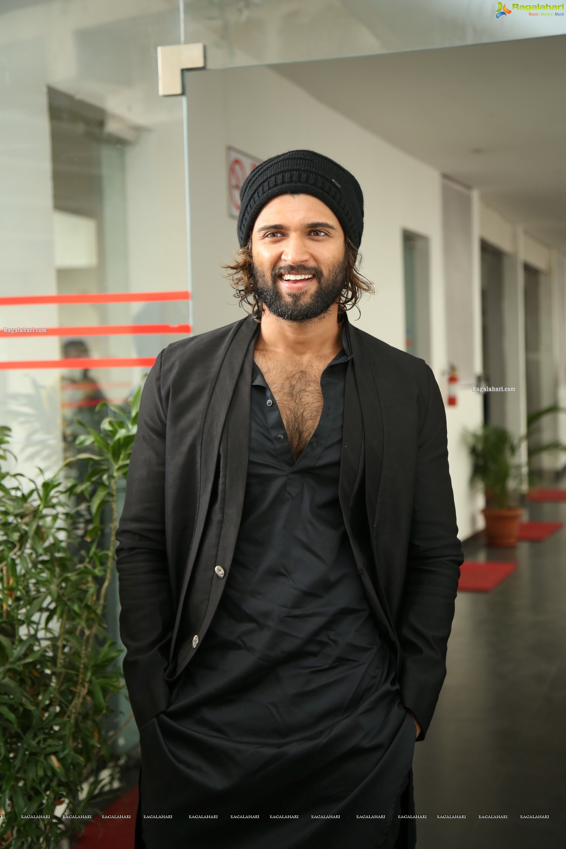 Vijay Deverakonda at World Famous Lover Movie Interview - HD Gallery