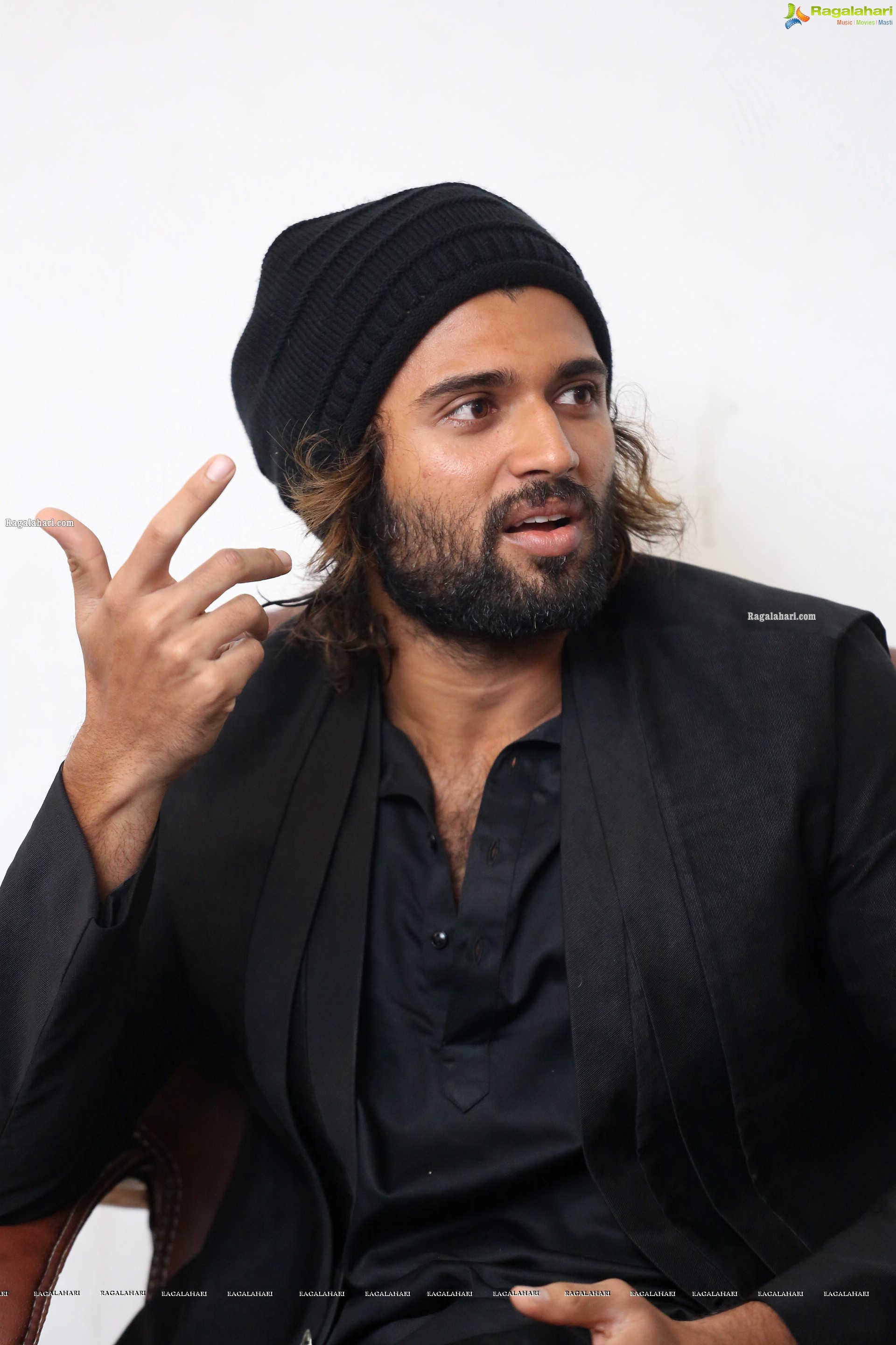 Vijay Deverakonda at World Famous Lover Movie Interview - HD Gallery