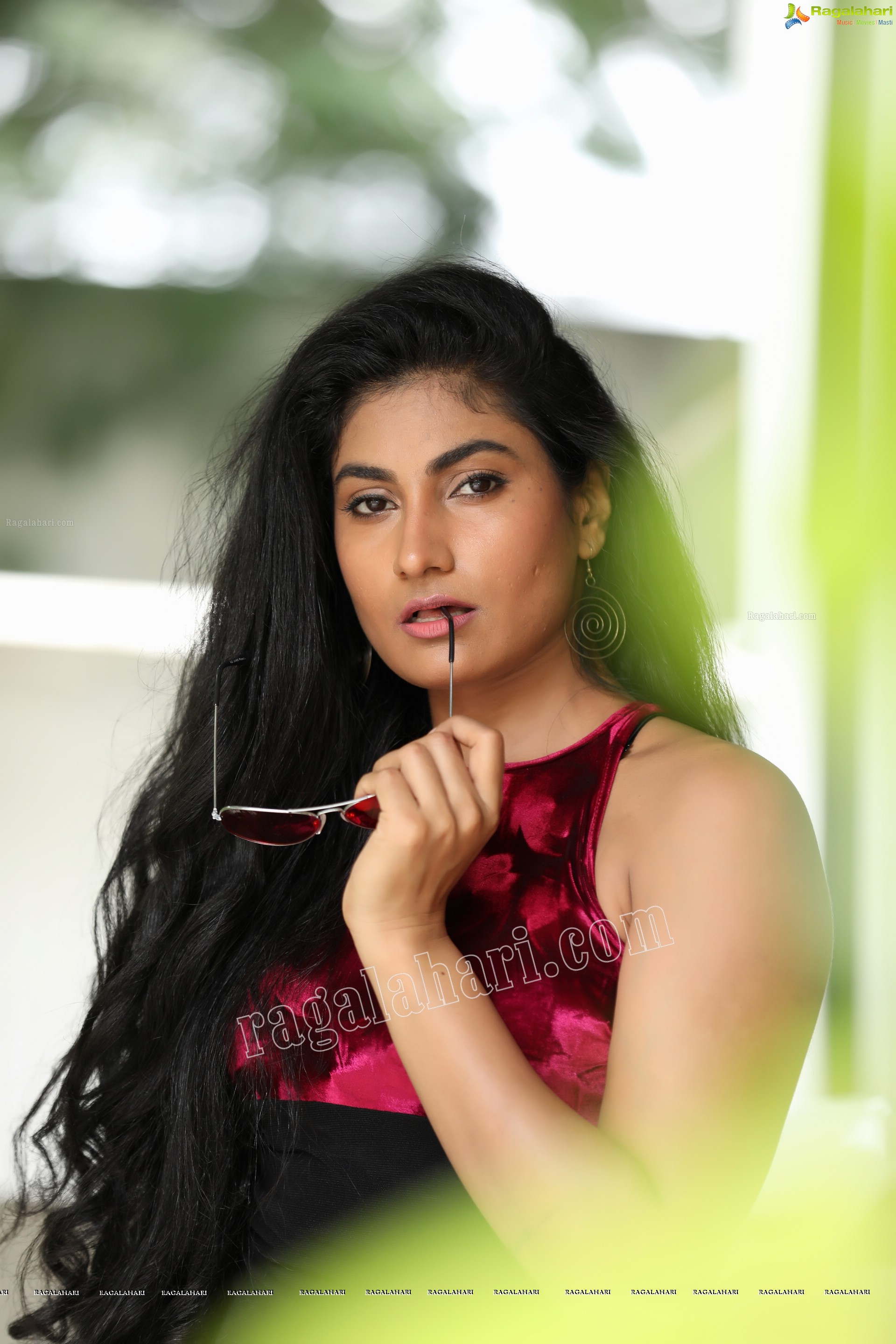 Saafi Kaur (Exclusive Photo Shoot) (High Definition Photos)