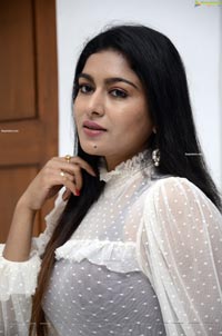 Akshatha Srinivas at Surabhi 70MM Movie Interview